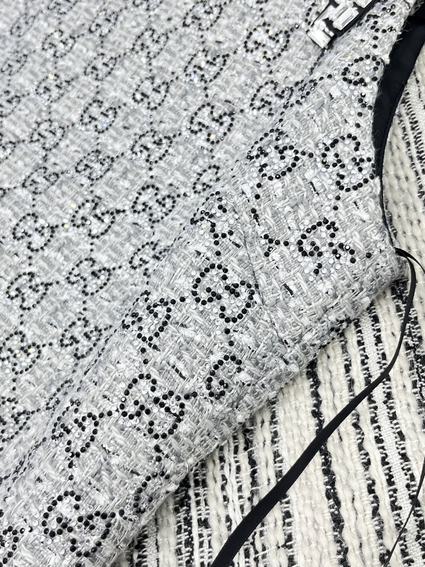 🛒𝐍𝐄𝐖 · 𝟐𝟎𝟐5/爆款现货【原版订制】 Gucc*｜25经典烫钻GG吊带连衣裙精致钻蝴蝶结肩带 高