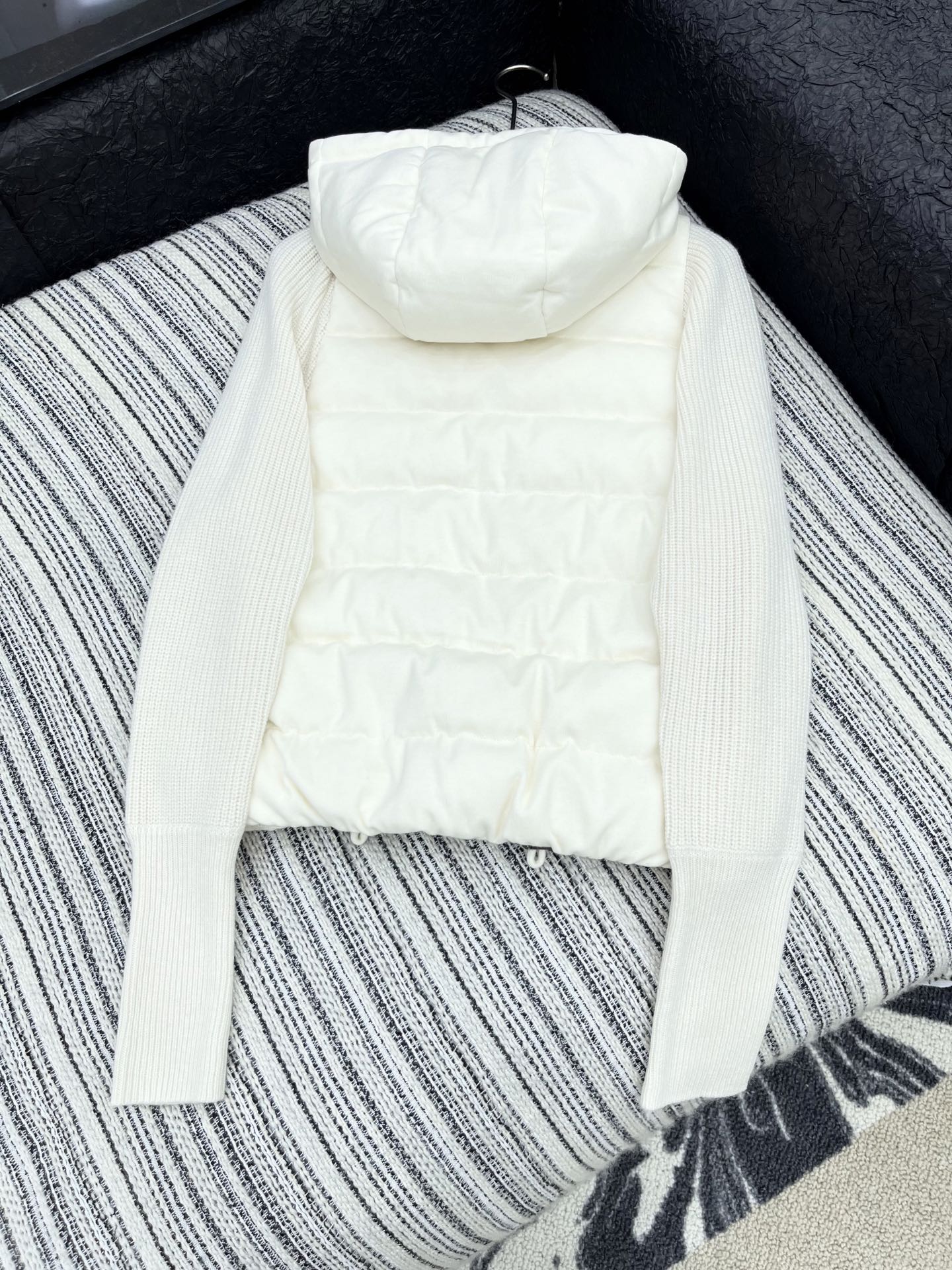 🛒𝐍𝐄𝐖 · 𝟐𝟎𝟐5/爆款现货【原版订制】BC｜25秋冬新品带帽针织拼接羽绒服外套面包服设计 90鹅绒