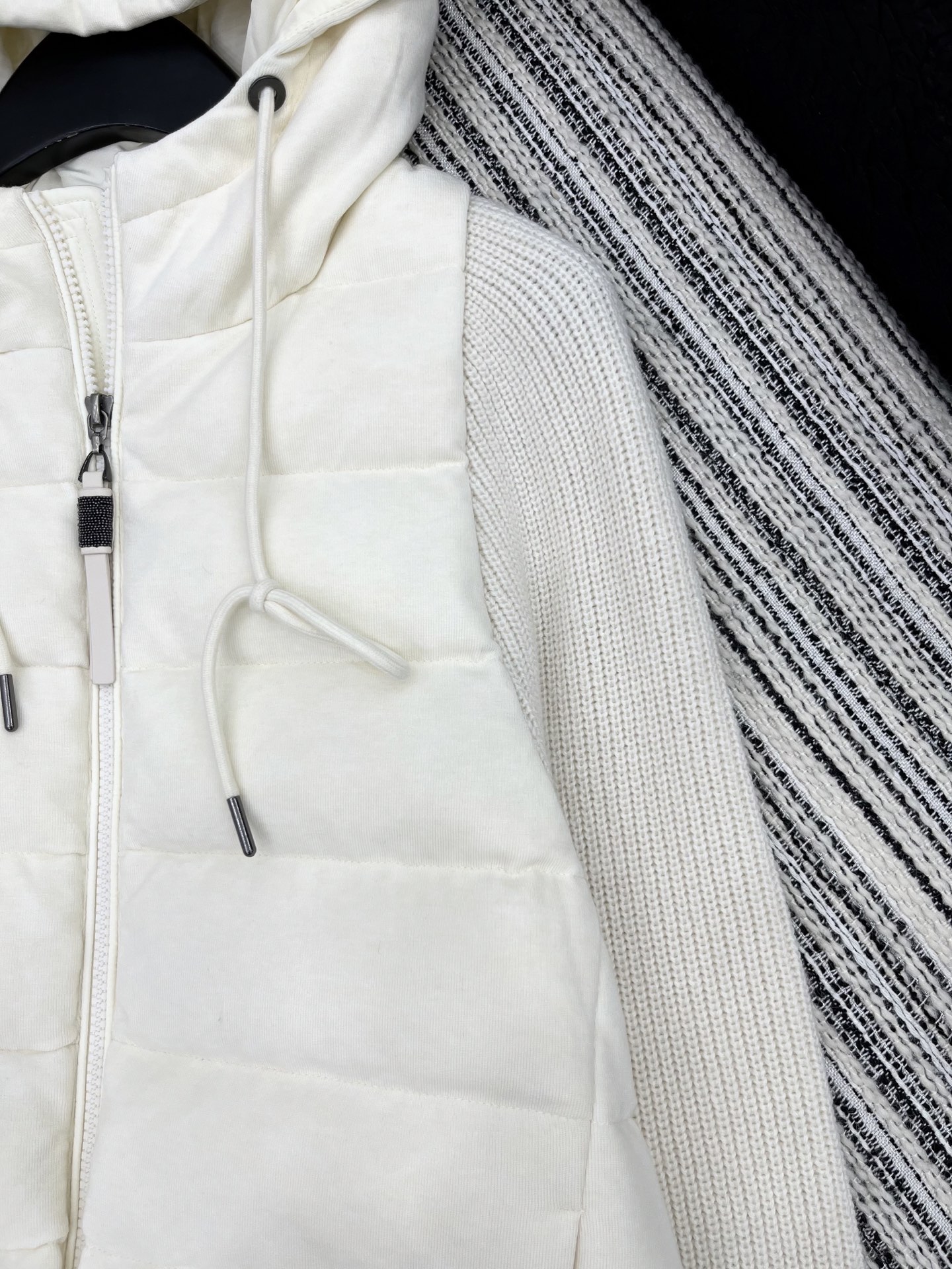 🛒𝐍𝐄𝐖 · 𝟐𝟎𝟐5/爆款现货【原版订制】BC｜25秋冬新品带帽针织拼接羽绒服外套面包服设计 90鹅绒