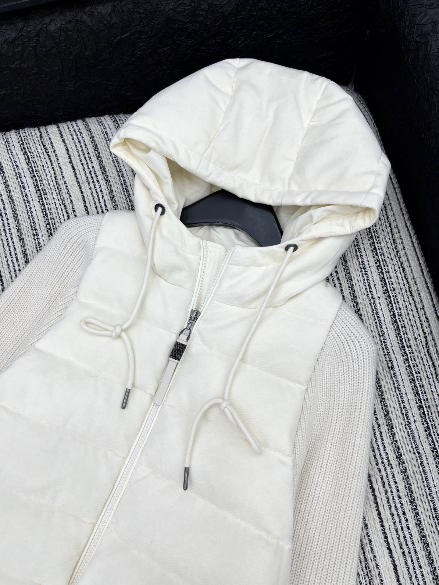 🛒𝐍𝐄𝐖 · 𝟐𝟎𝟐5/爆款现货【原版订制】BC｜25秋冬新品带帽针织拼接羽绒服外套面包服设计 90鹅绒