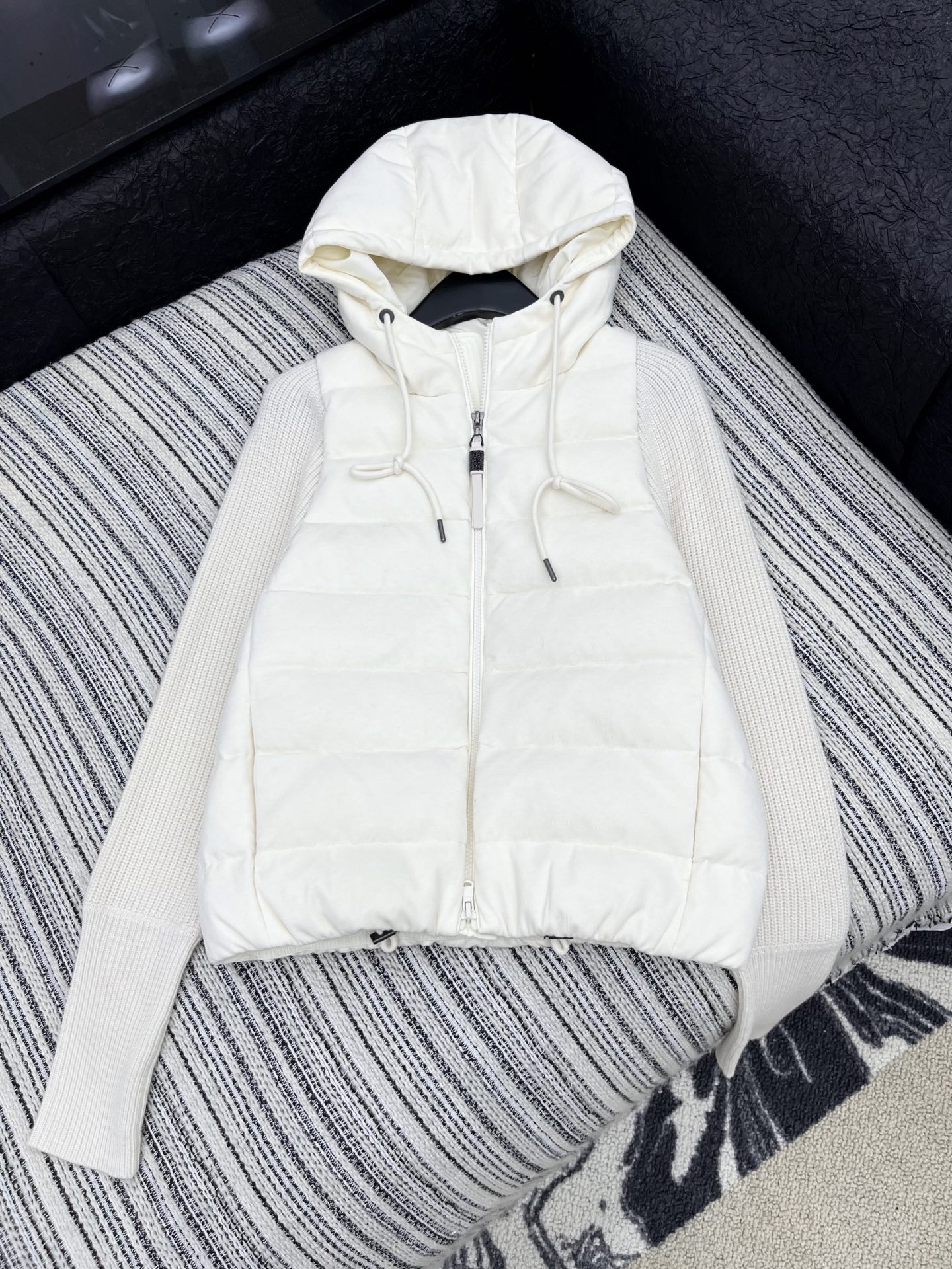 🛒𝐍𝐄𝐖 · 𝟐𝟎𝟐5/爆款现货【原版订制】BC｜25秋冬新品带帽针织拼接羽绒服外套面包服设计 90鹅绒