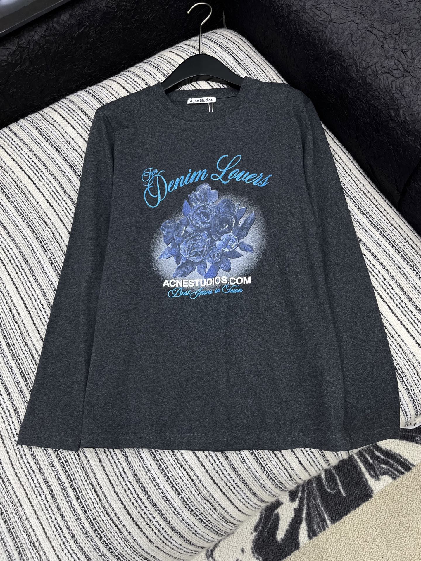 🛒𝐍𝐄𝐖 · 𝟐𝟎𝟐5/爆款现货【原版定制】Acne Stu *｜精致重工印花长袖T恤高订面料 亲肤透气