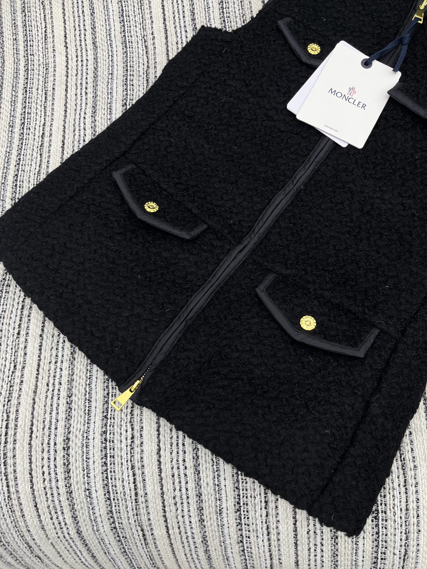 🛒𝐍𝐄𝐖 · 𝟐𝟎𝟐5/爆款现货【原版订制】Mon*｜25秋冬新品立领粗花呢拼接羽绒服马甲外套面包服设计