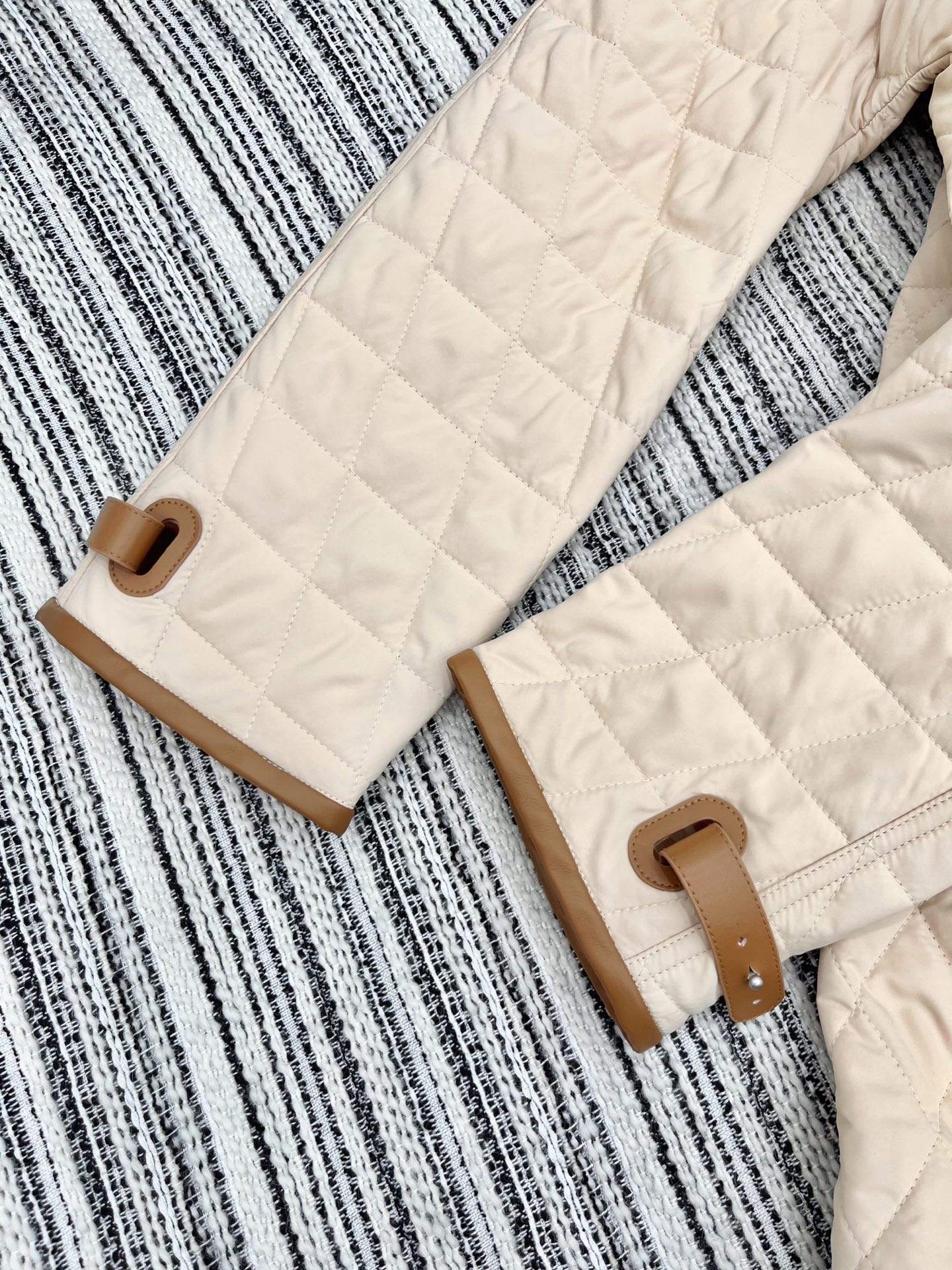 🛒𝐍𝐄𝐖 · 𝟐𝟎𝟐5/爆款现货【原版定制】拉夫劳伦｜25秋冬新品紫标系列拼皮棉服外套 定制拉链锁带，云