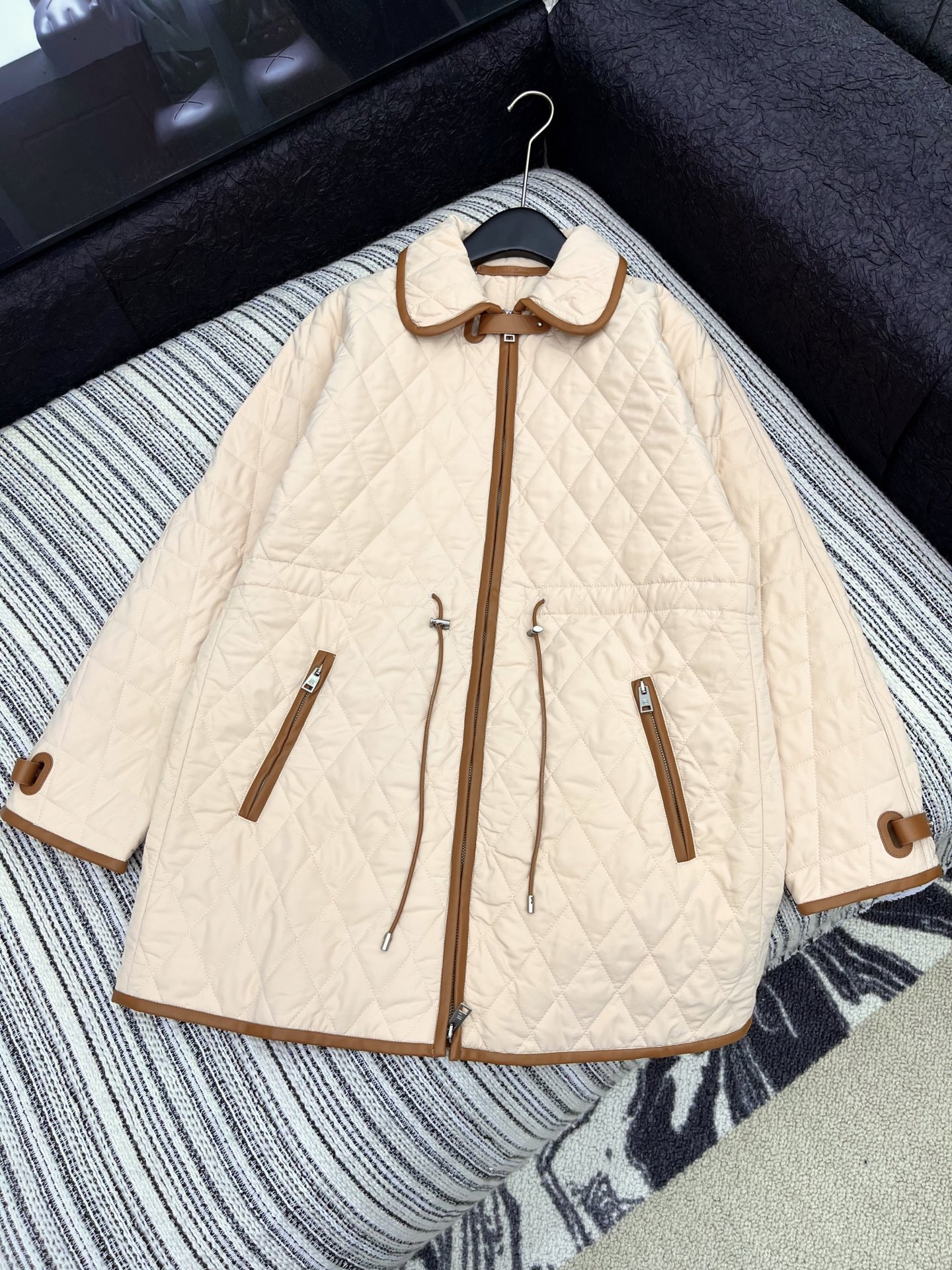 🛒𝐍𝐄𝐖 · 𝟐𝟎𝟐5/爆款现货【原版定制】拉夫劳伦｜25秋冬新品紫标系列拼皮棉服外套 定制拉链锁带，云