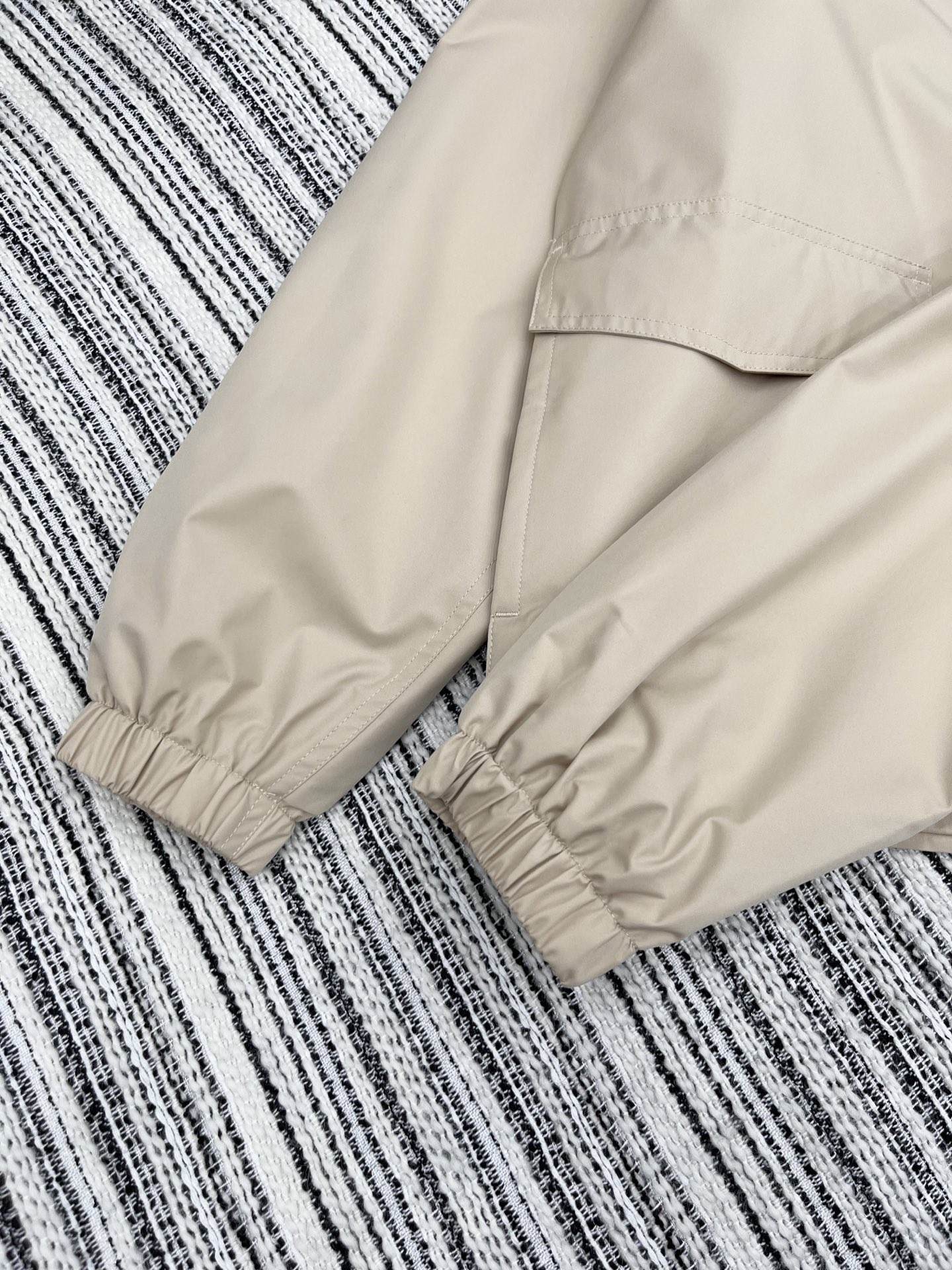 🛒𝐍𝐄𝐖 · 𝟐𝟎𝟐5/爆款现货【原版订制】LP*｜2025新品老钱风带帽短款风衣外套1:1定制进口材质