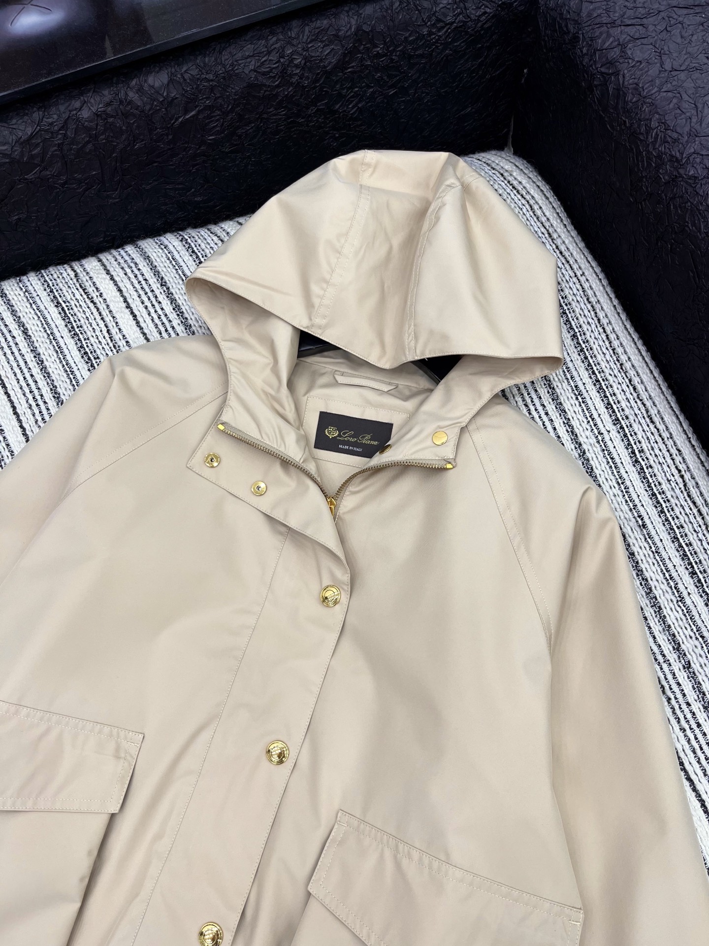 🛒𝐍𝐄𝐖 · 𝟐𝟎𝟐5/爆款现货【原版订制】LP*｜2025新品老钱风带帽短款风衣外套1:1定制进口材质