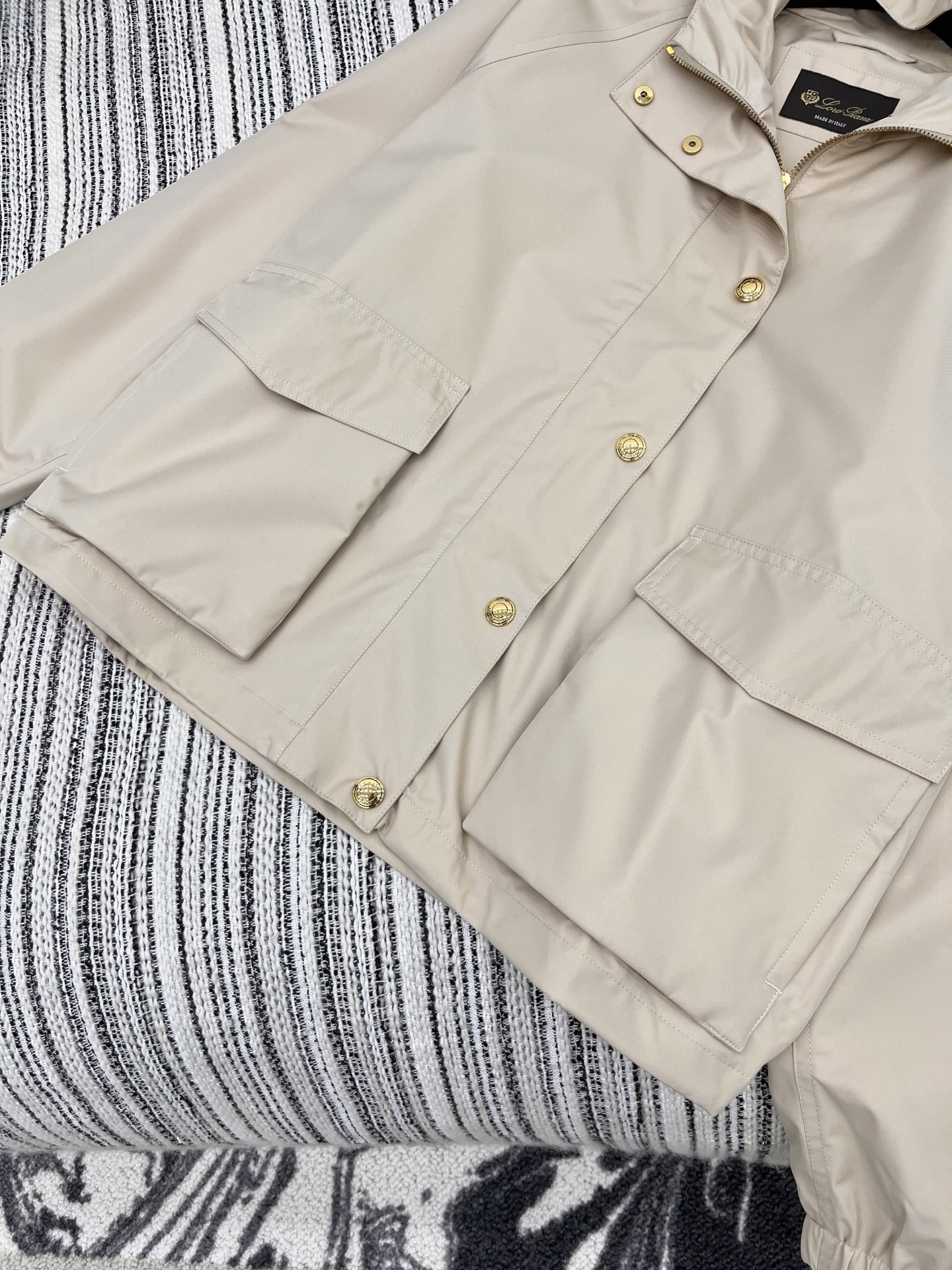 🛒𝐍𝐄𝐖 · 𝟐𝟎𝟐5/爆款现货【原版订制】LP*｜2025新品老钱风带帽短款风衣外套1:1定制进口材质