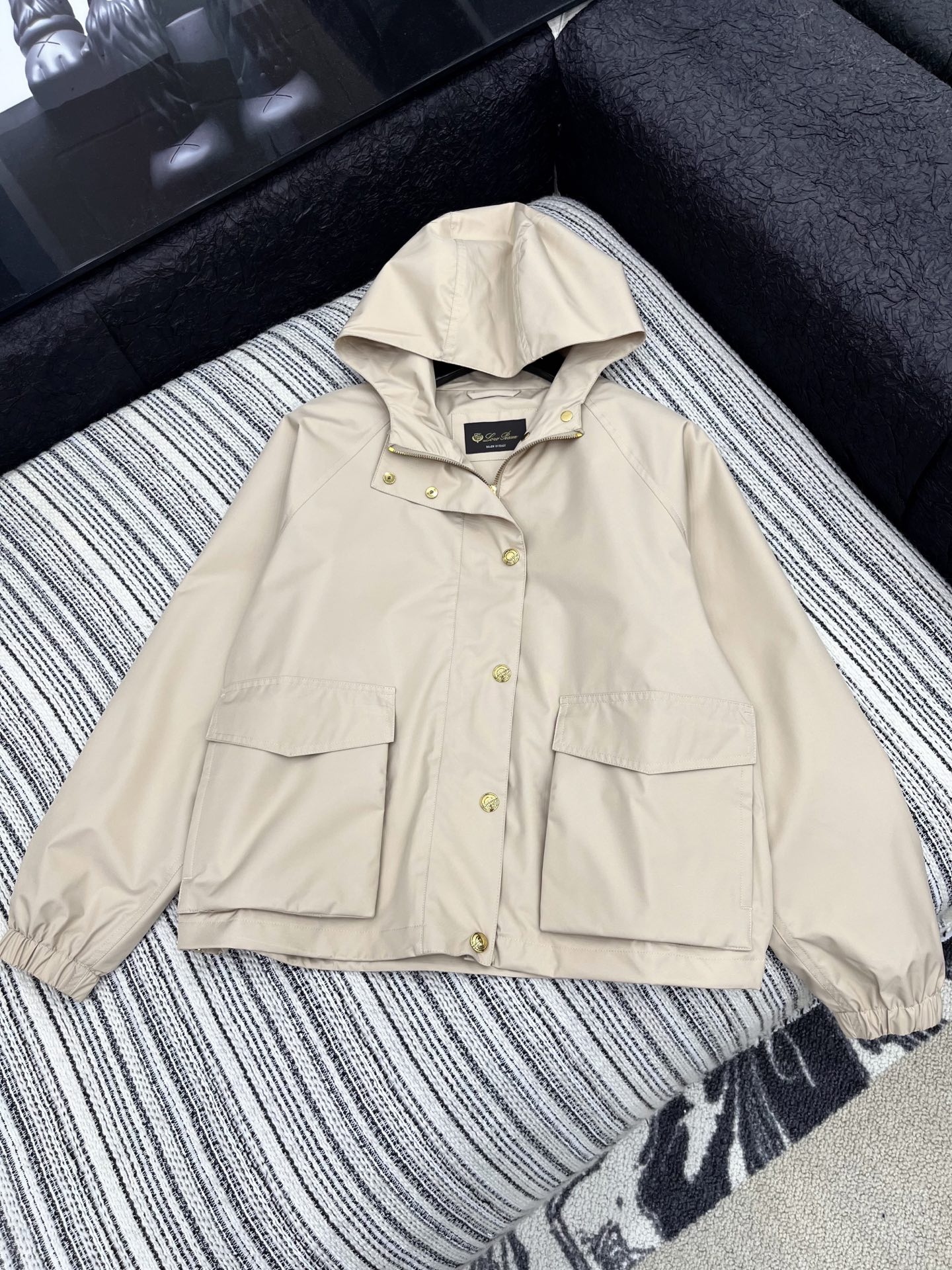 🛒𝐍𝐄𝐖 · 𝟐𝟎𝟐5/爆款现货【原版订制】LP*｜2025新品老钱风带帽短款风衣外套1:1定制进口材质