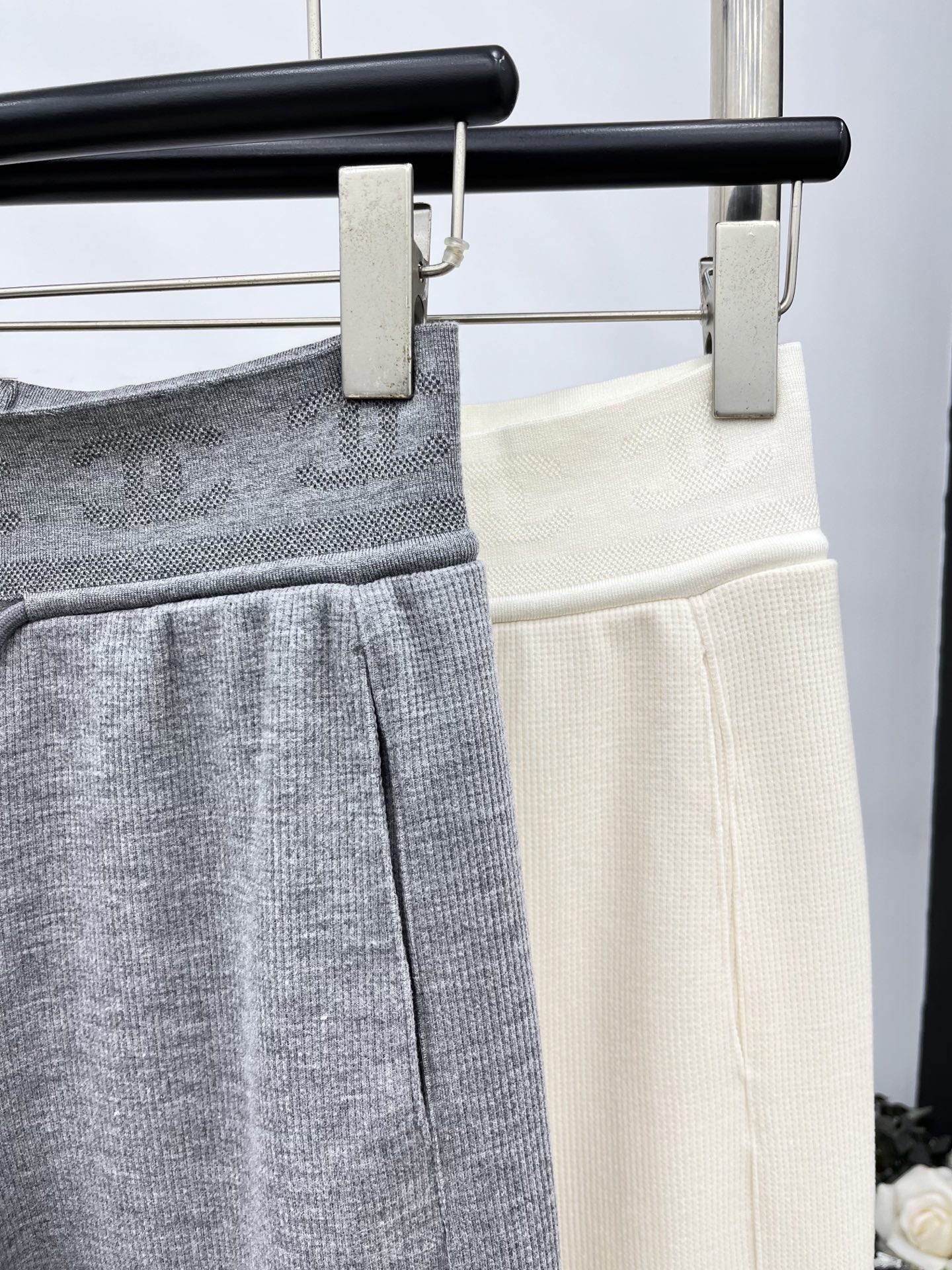 🛒𝐍𝐄𝐖 · 𝟐𝟎𝟐5/爆款现货原单品质 Chan*｜提花双C松紧宽腰头休闲裤高品质面料质感柔软细腻舒适