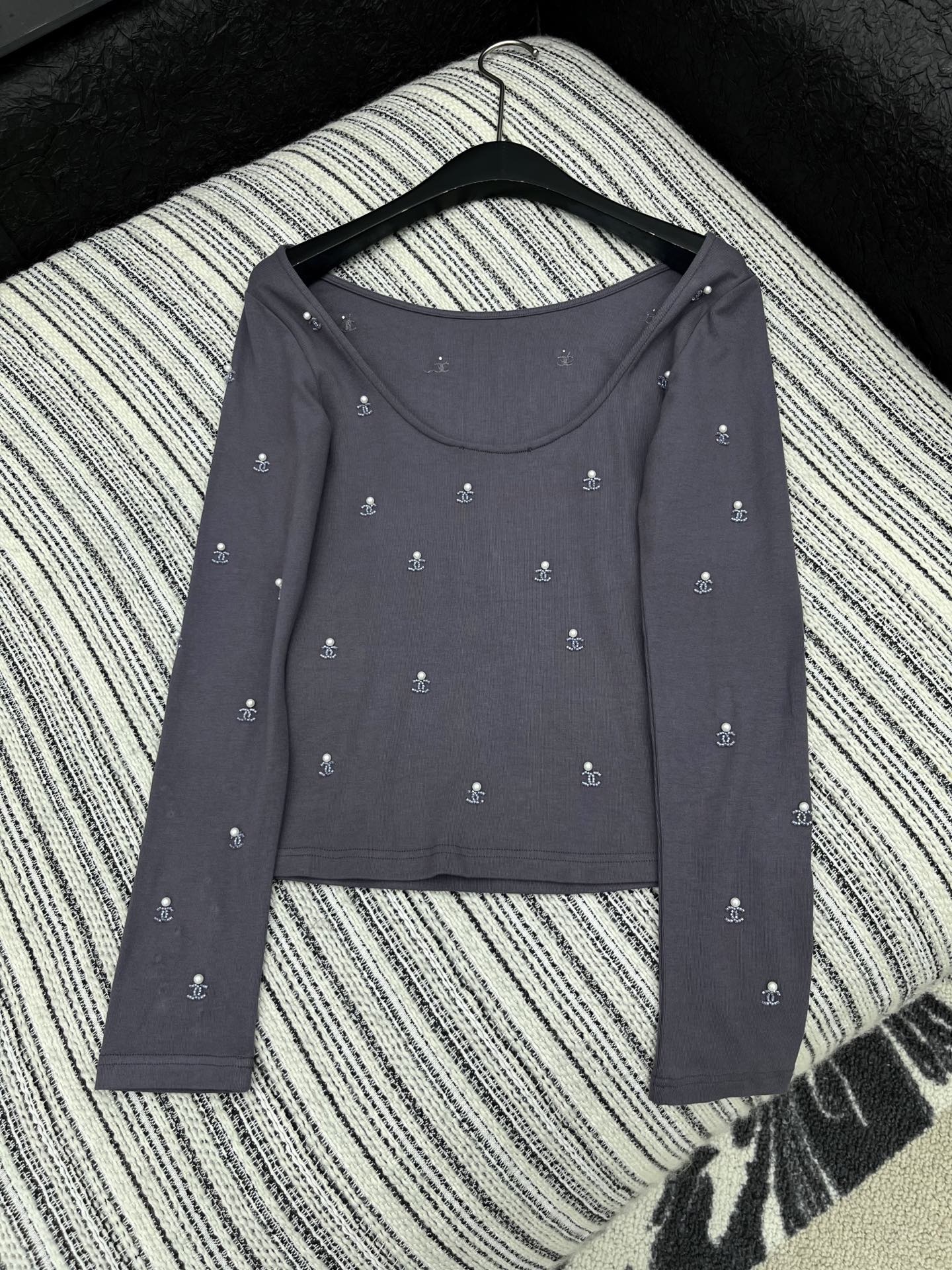 🛒𝐍𝐄𝐖 · 𝟐𝟎𝟐5/爆款现货原单品质 Chan*｜2025新款高弹力打底衫云感舒适系列！上身的触感谁