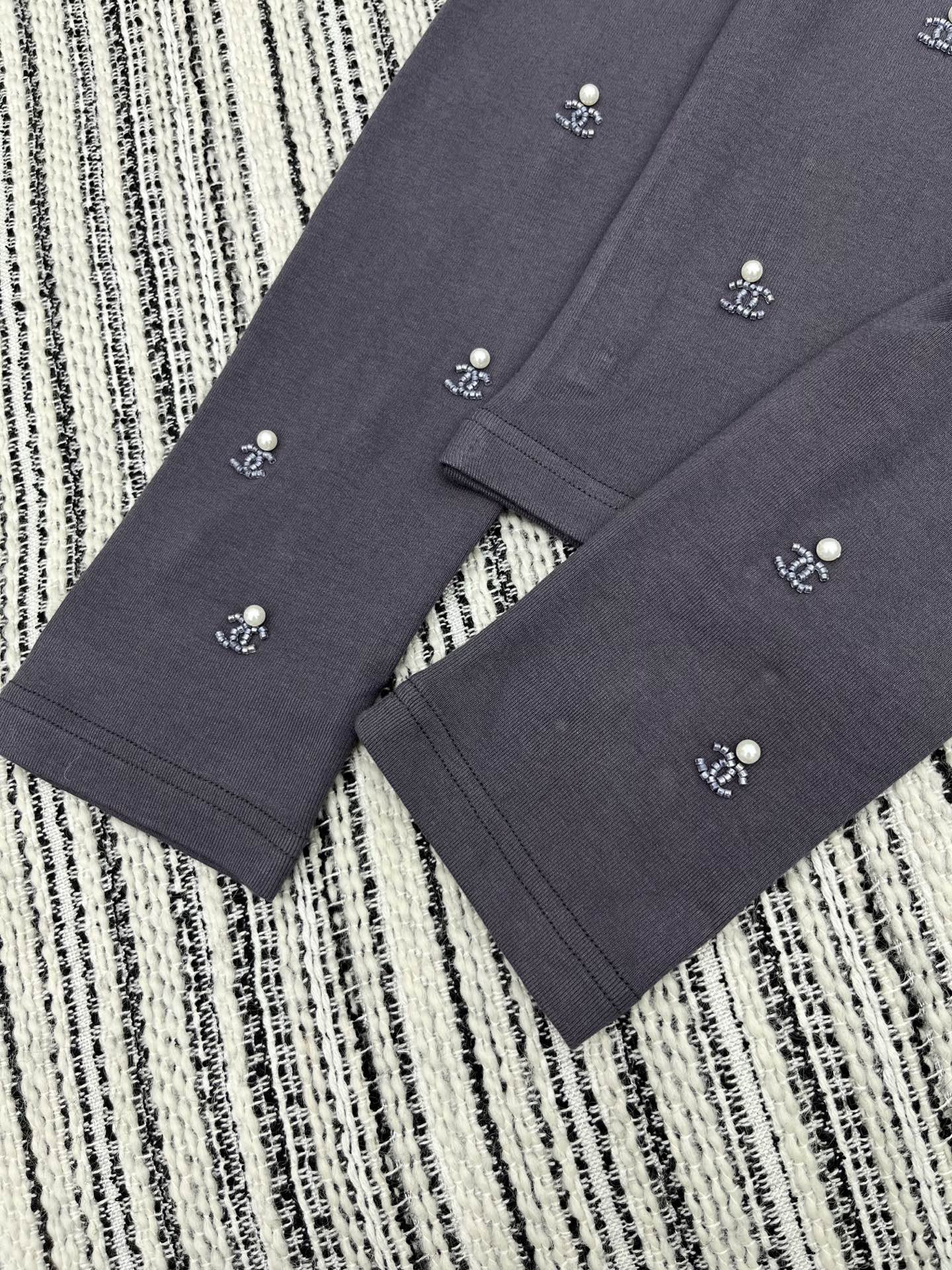 🛒𝐍𝐄𝐖 · 𝟐𝟎𝟐5/爆款现货原单品质 Chan*｜2025新款高弹力打底衫云感舒适系列！上身的触感谁