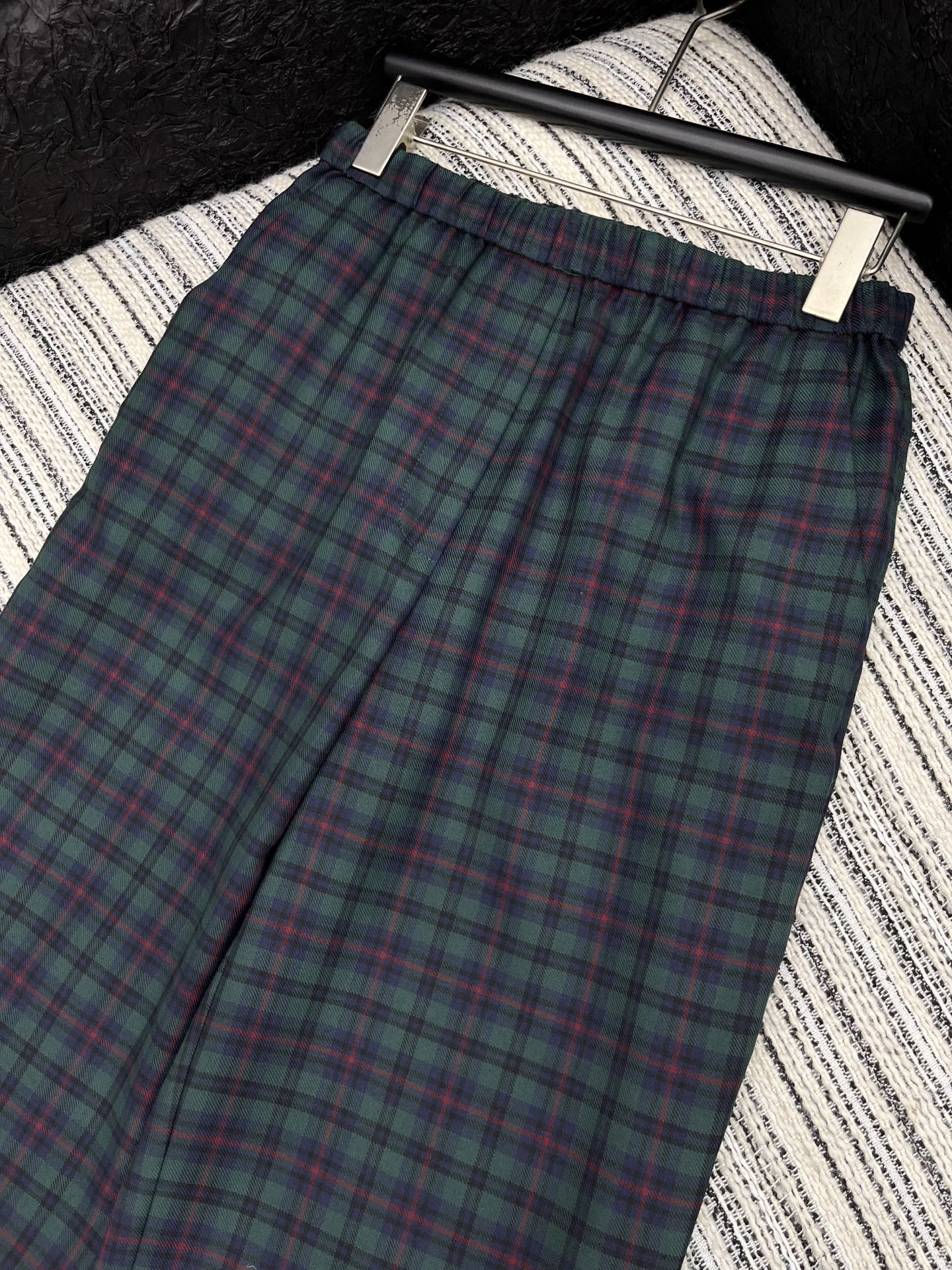 🛒𝐍𝐄𝐖 · 𝟐𝟎𝟐5/爆款现货【原版定制】 Miu Mi*｜抽绳格纹休闲裤定制面料，日常穿搭 高级的调