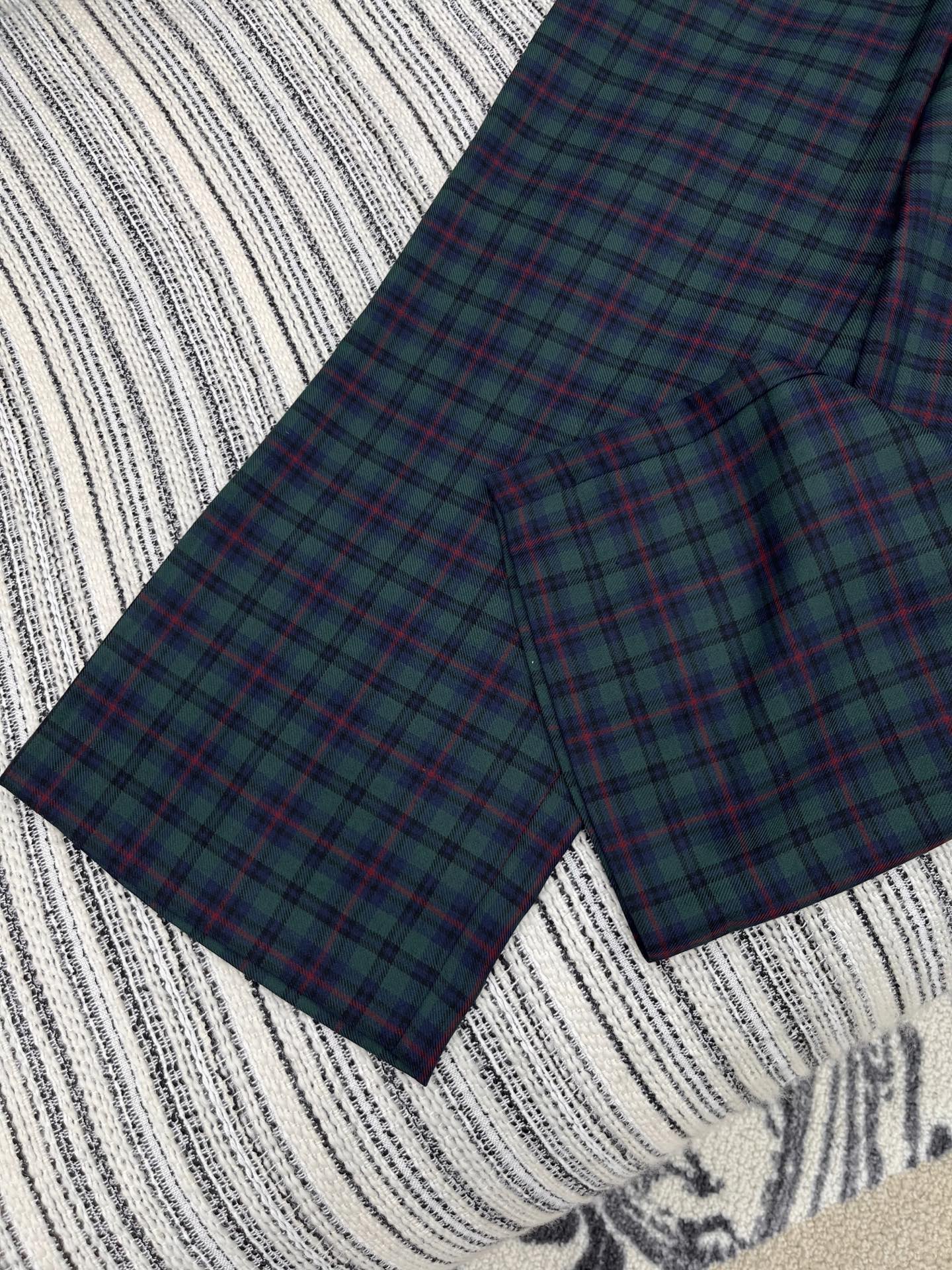 🛒𝐍𝐄𝐖 · 𝟐𝟎𝟐5/爆款现货【原版定制】 Miu Mi*｜抽绳格纹休闲裤定制面料，日常穿搭 高级的调