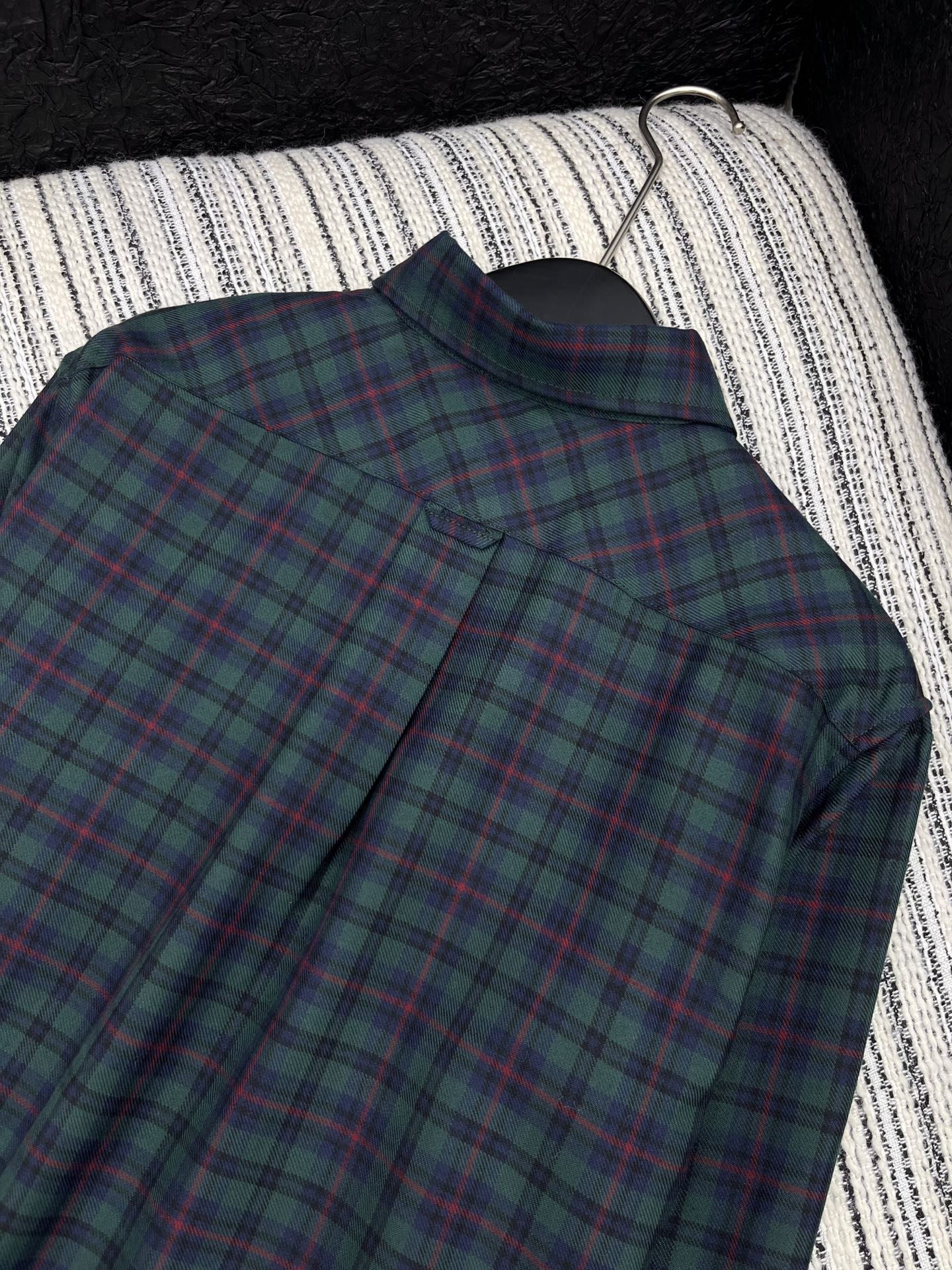 🛒𝐍𝐄𝐖 · 𝟐𝟎𝟐5/爆款现货【原版定制】 Miu Mi *｜2025秋冬格纹翻领刺绣衬衫定制YB材质