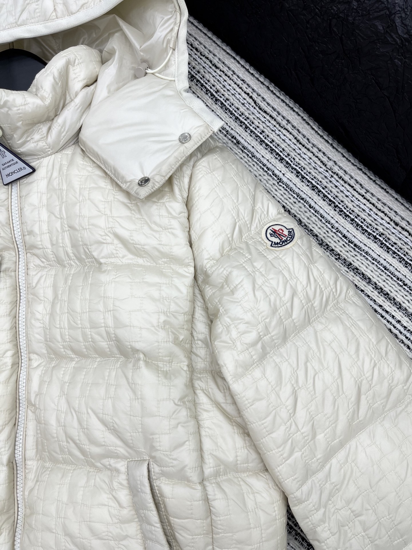 🛒𝐍𝐄𝐖 · 𝟐𝟎𝟐5/爆款现货【原版定制】Moncle*2025新品连帽羽绒服外套定制YB进口防风防水