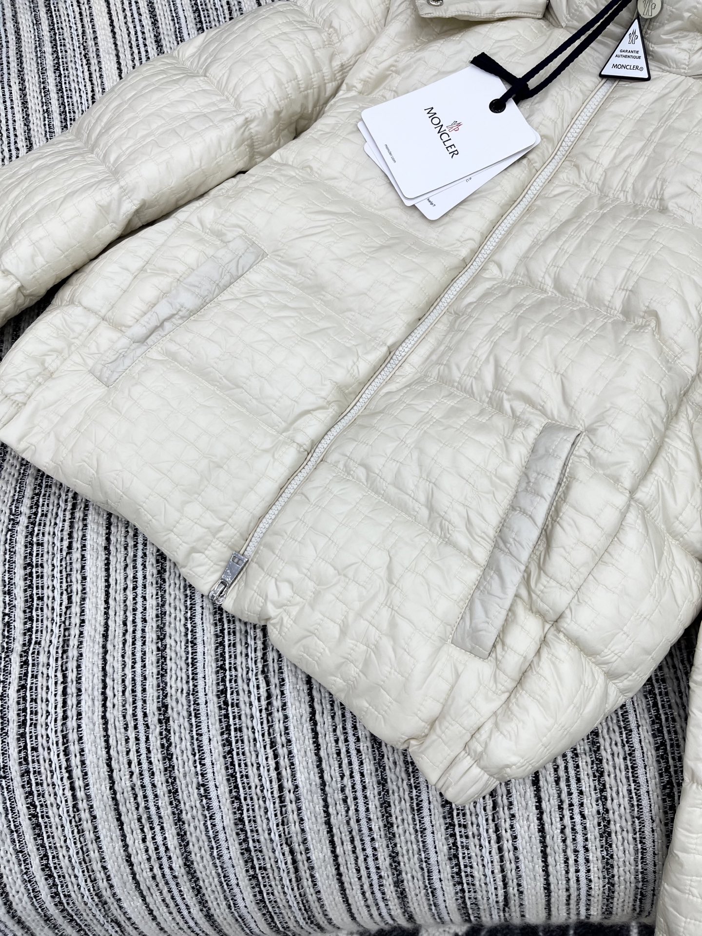 🛒𝐍𝐄𝐖 · 𝟐𝟎𝟐5/爆款现货【原版定制】Moncle*2025新品连帽羽绒服外套定制YB进口防风防水