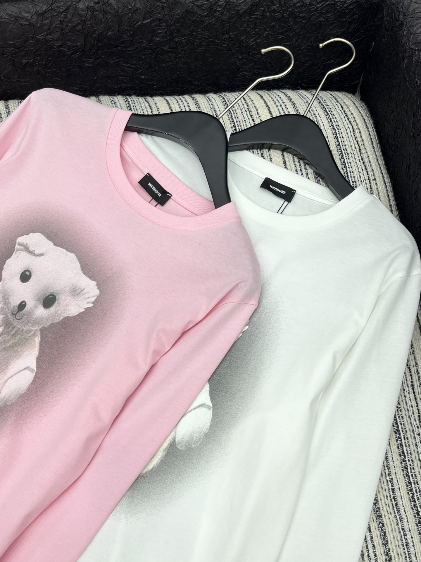 🛒𝐍𝐄𝐖 · 𝟐𝟎𝟐5/爆款现货原单品质 Well Don *｜精致重工印花长袖T恤高订面料 亲肤透气舒