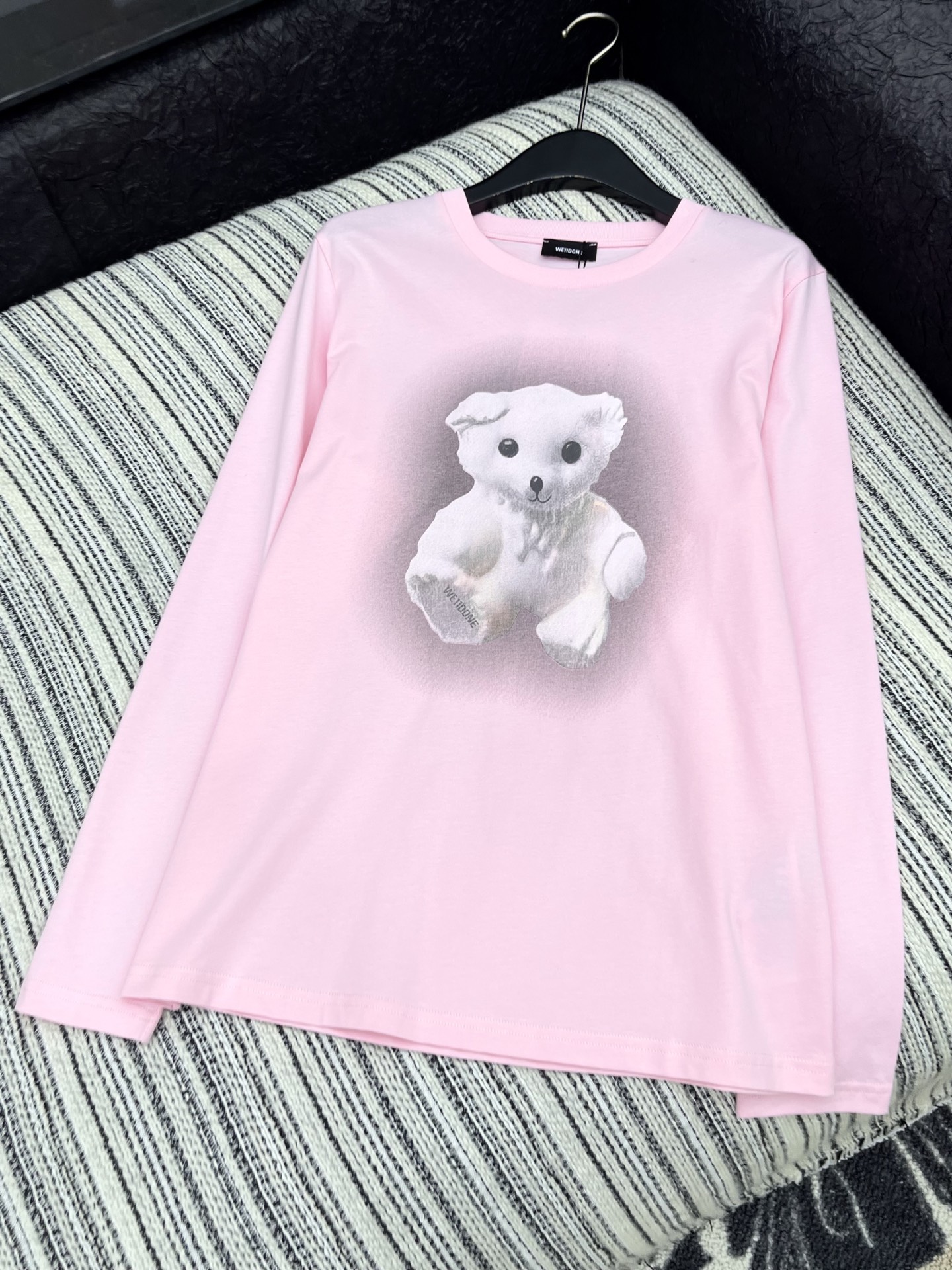 🛒𝐍𝐄𝐖 · 𝟐𝟎𝟐5/爆款现货原单品质 Well Don *｜精致重工印花长袖T恤高订面料 亲肤透气舒