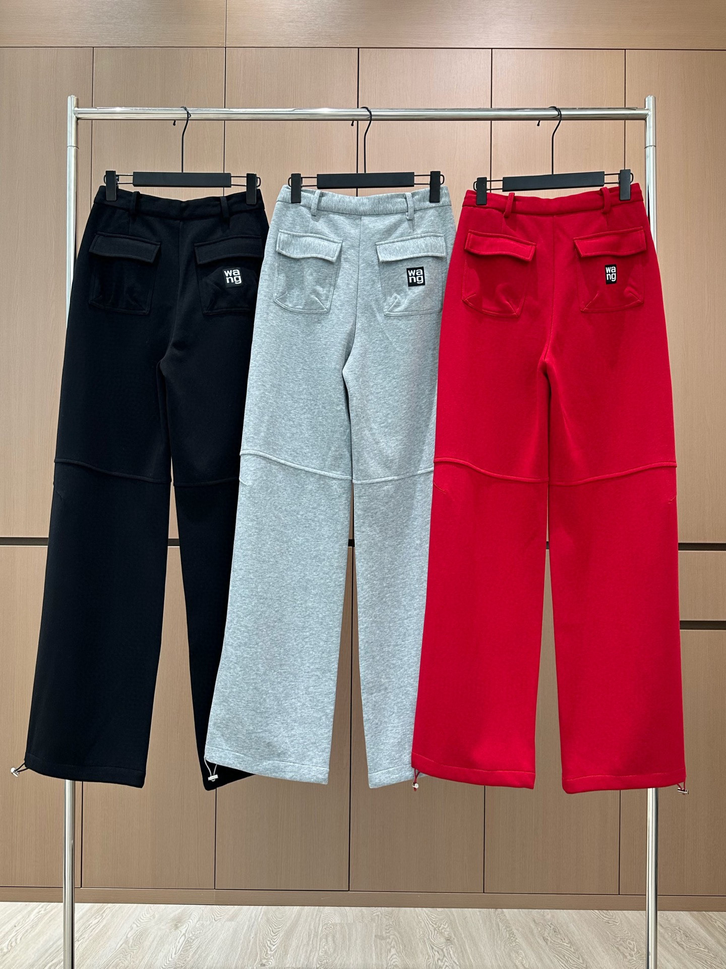 🛒𝐍𝐄𝐖 · 𝟐𝟎𝟐5/爆款现货原单品质 设计师原创｜25新款休闲裤颜色百搭高级 定制内衬字母贴条尽显高