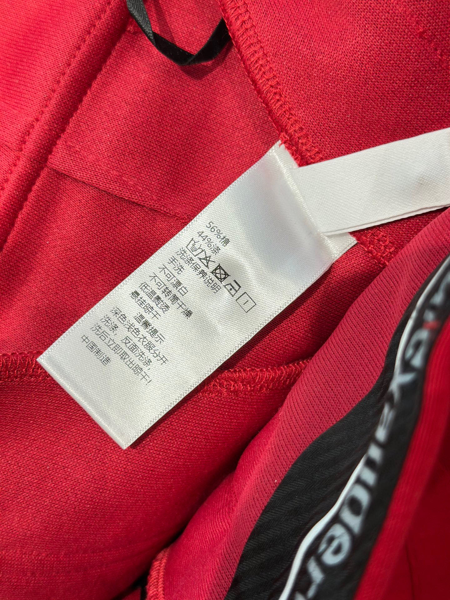 🛒𝐍𝐄𝐖 · 𝟐𝟎𝟐5/爆款现货原单品质 设计师原创｜25新款休闲裤颜色百搭高级 定制内衬字母贴条尽显高