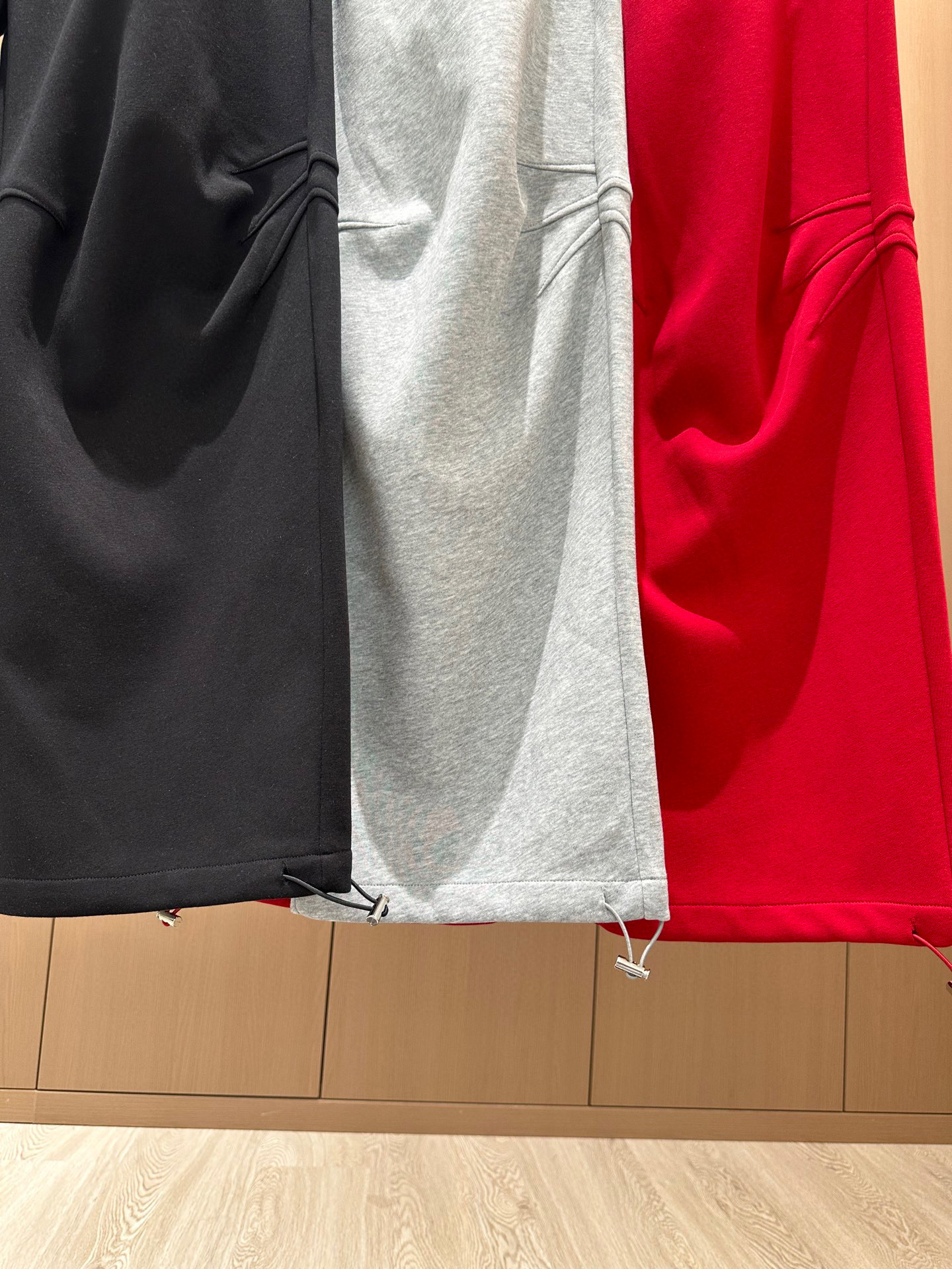 🛒𝐍𝐄𝐖 · 𝟐𝟎𝟐5/爆款现货原单品质 设计师原创｜25新款休闲裤颜色百搭高级 定制内衬字母贴条尽显高