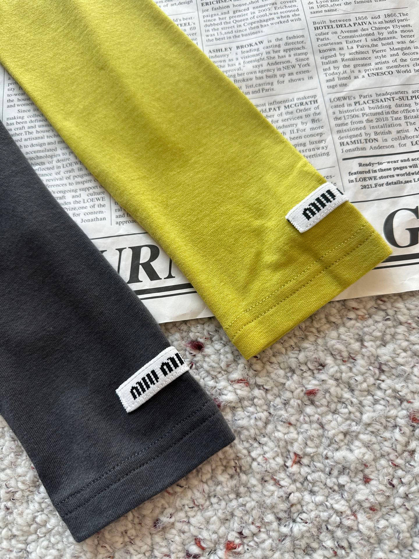 🛒𝐍𝐄𝐖 · 𝟐𝟎𝟐5/爆款现货设计师 原创｜2025新款天丝羊毛撞色打底衫云感舒适的系列！上身的触感谁