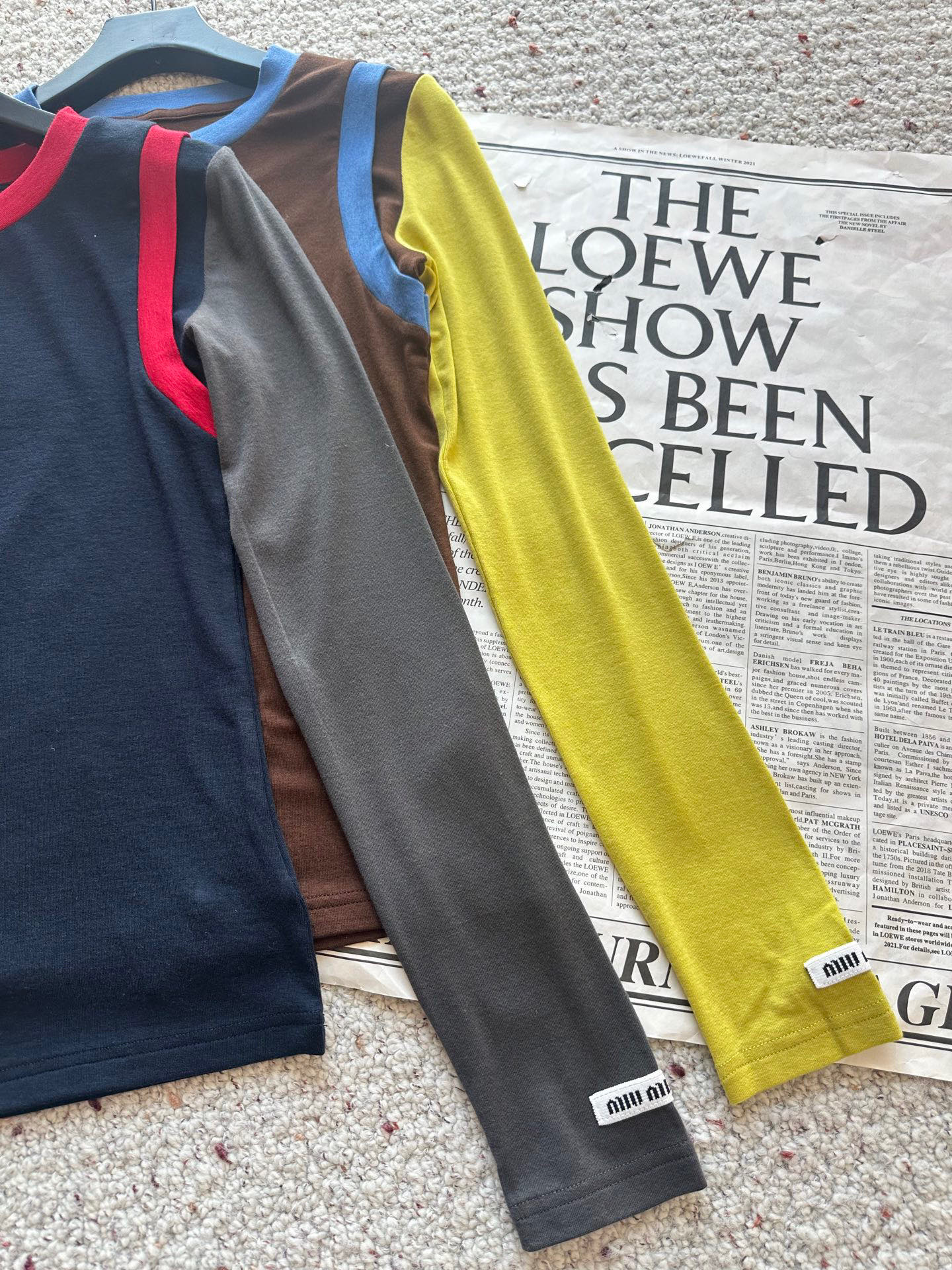 🛒𝐍𝐄𝐖 · 𝟐𝟎𝟐5/爆款现货设计师 原创｜2025新款天丝羊毛撞色打底衫云感舒适的系列！上身的触感谁