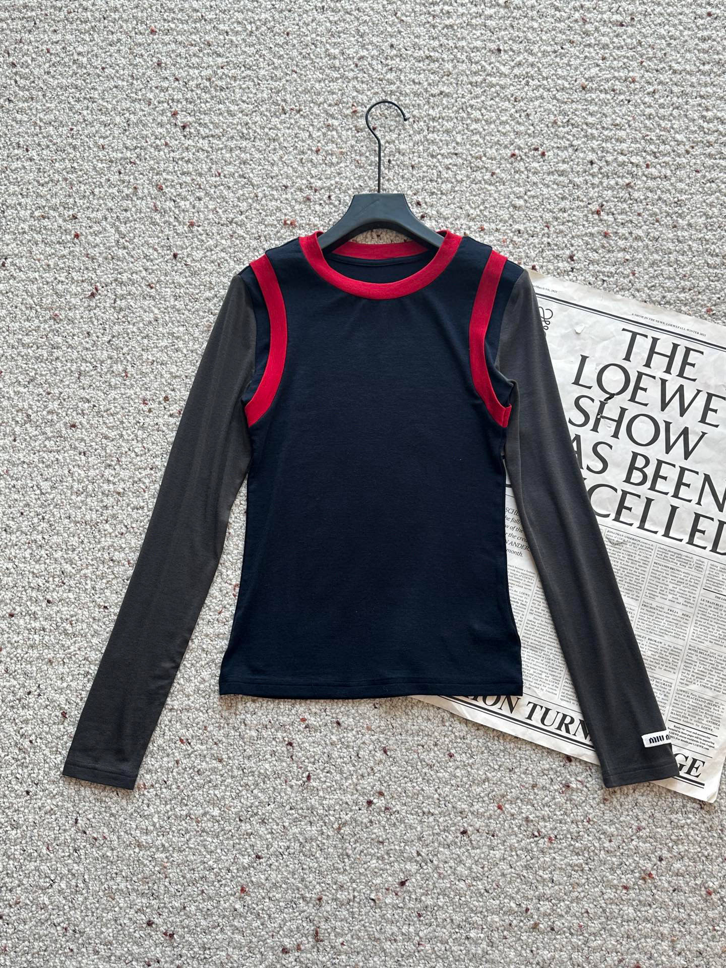 🛒𝐍𝐄𝐖 · 𝟐𝟎𝟐5/爆款现货设计师 原创｜2025新款天丝羊毛撞色打底衫云感舒适的系列！上身的触感谁