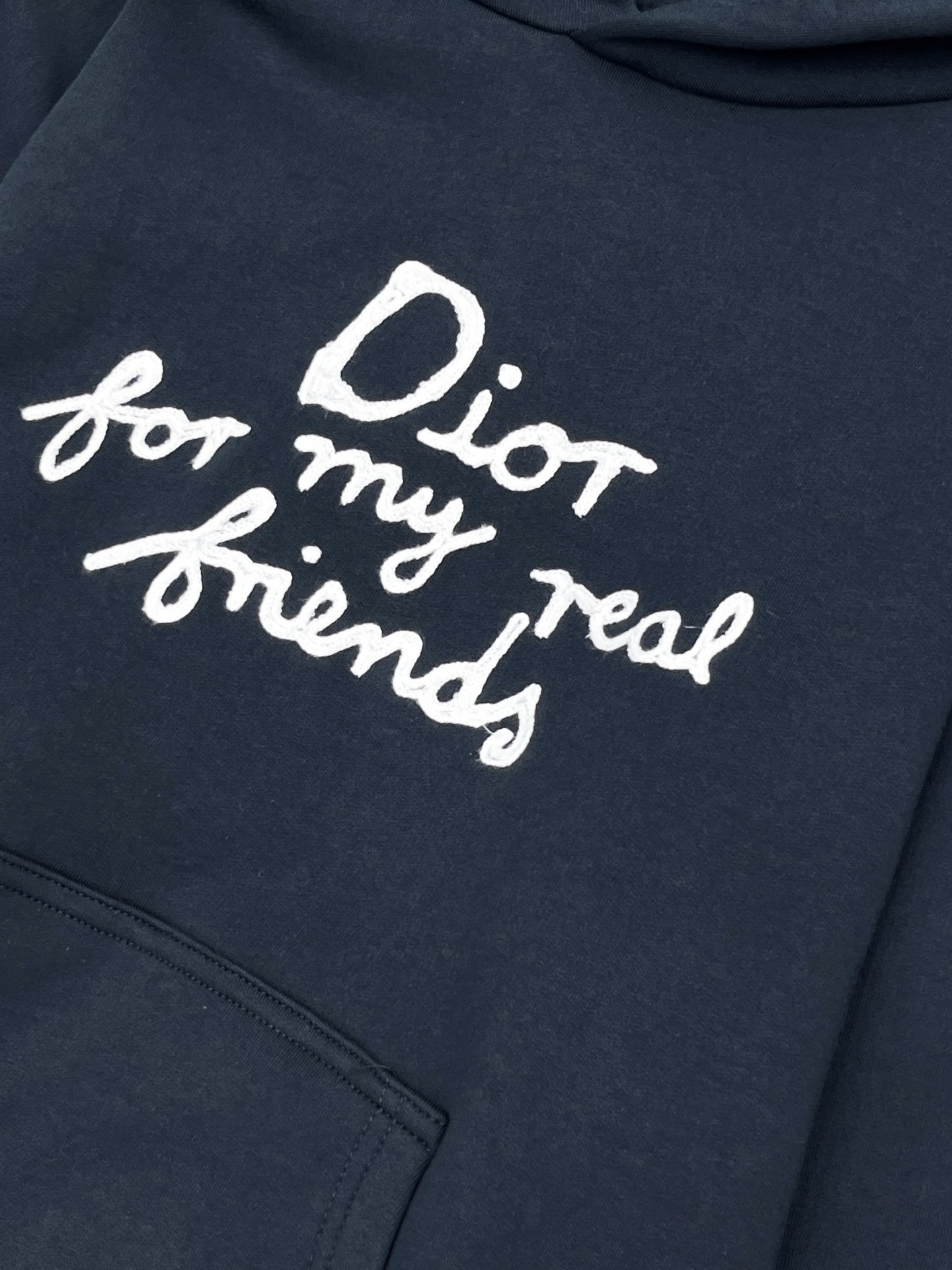 🛒𝐍𝐄𝐖 · 𝟐𝟎𝟐5/爆款现货【原版定制】Dio*｜25秋冬经典立体撞色字母带帽加绒卫衣干净利落的裁剪