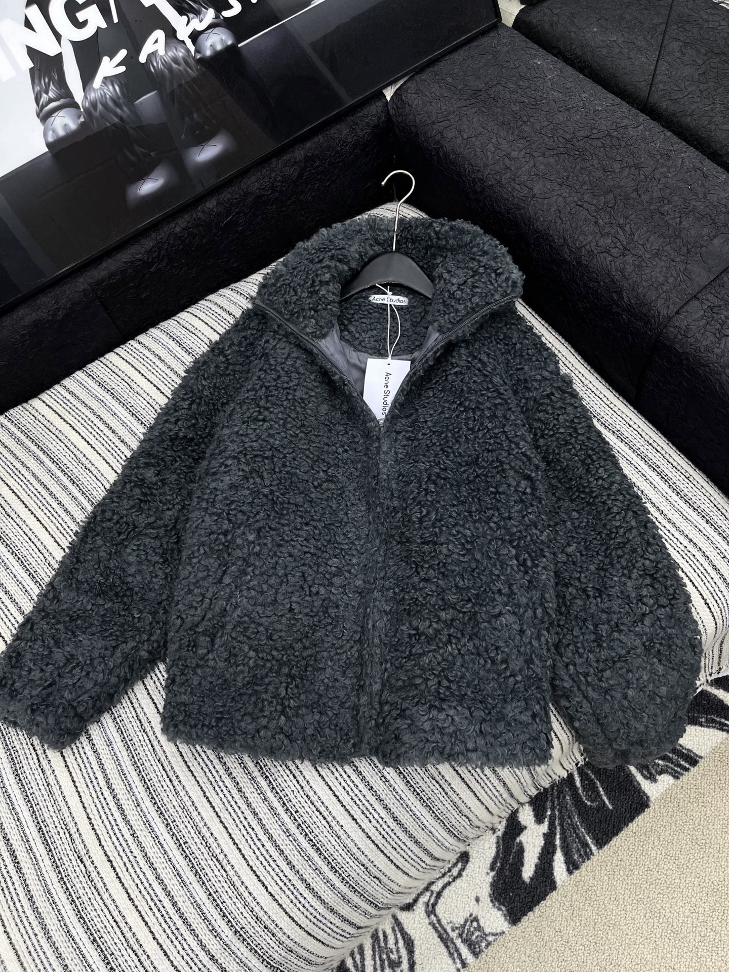 🛒𝐍𝐄𝐖 · 𝟐𝟎𝟐5/爆款现货原单品质 Acn*｜25秋冬毛茸茸外套霸气侧漏的单品，经典灰色系，以常规