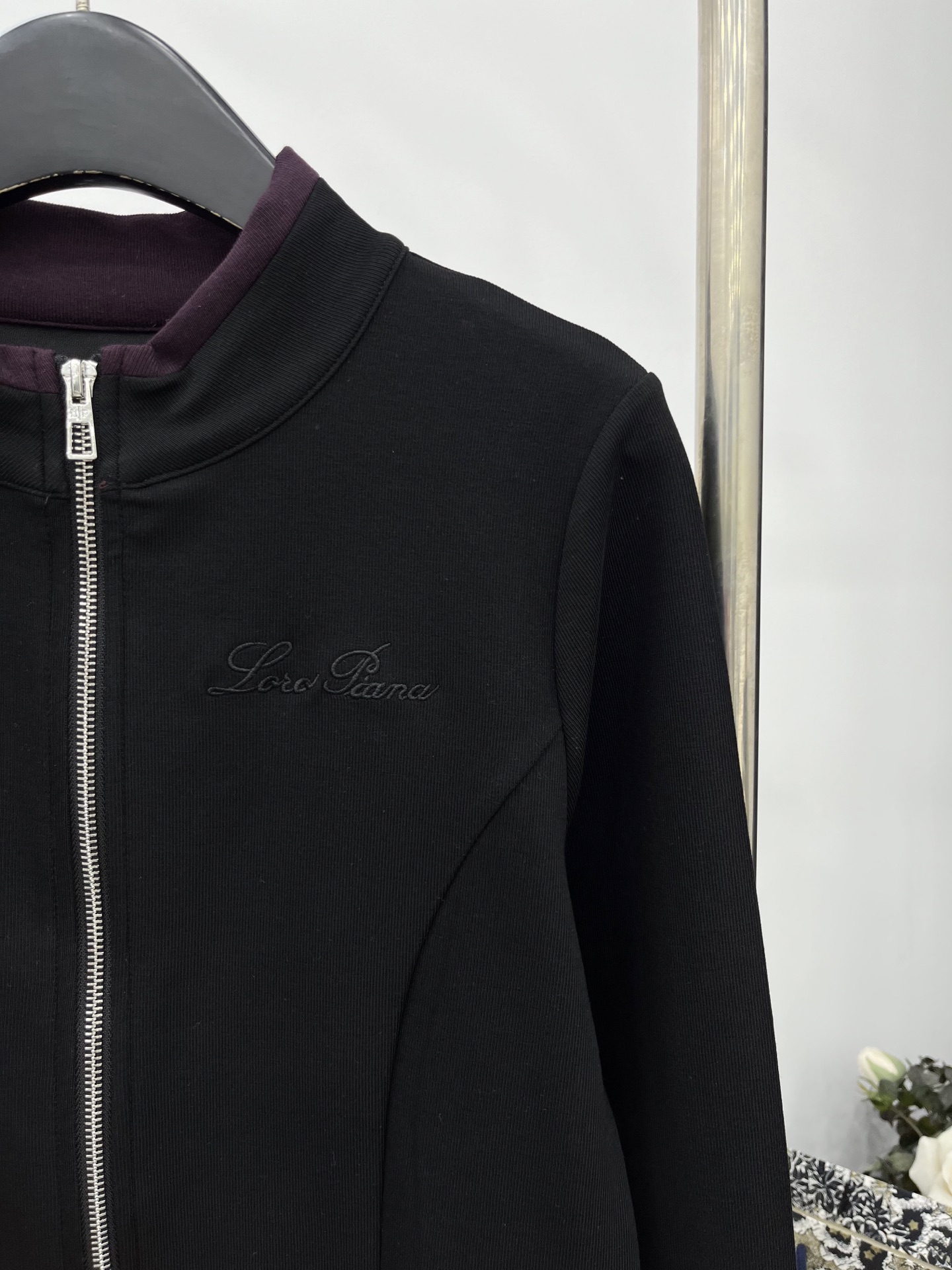 🛒𝐍𝐄𝐖 · 𝟐𝟎𝟐5/爆款现货原单品质 LP｜撞色拼接休闲套装修身双拉链上衣，搭配休闲松紧长裤，定制面