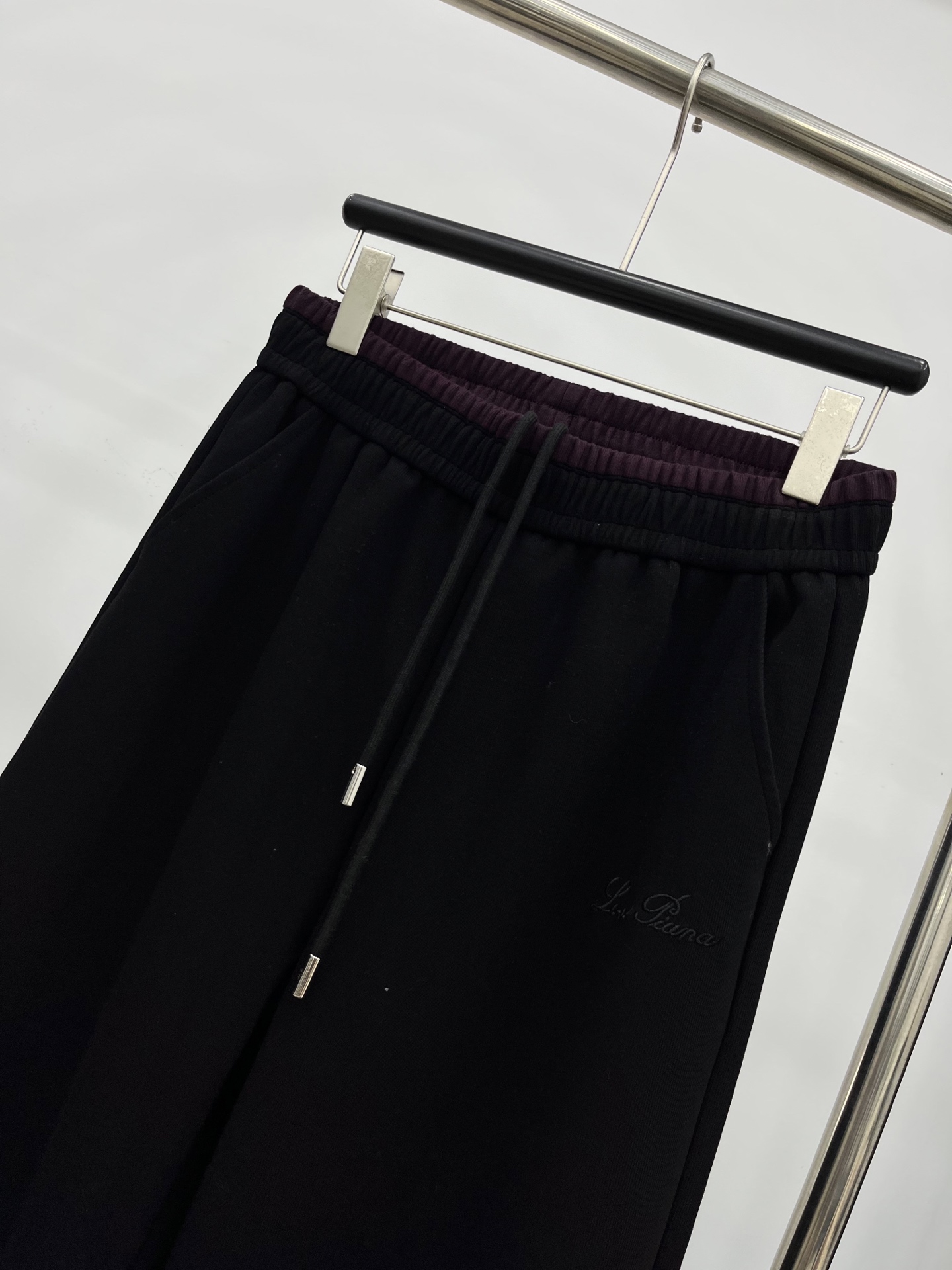 🛒𝐍𝐄𝐖 · 𝟐𝟎𝟐5/爆款现货原单品质 LP｜撞色拼接休闲套装修身双拉链上衣，搭配休闲松紧长裤，定制面