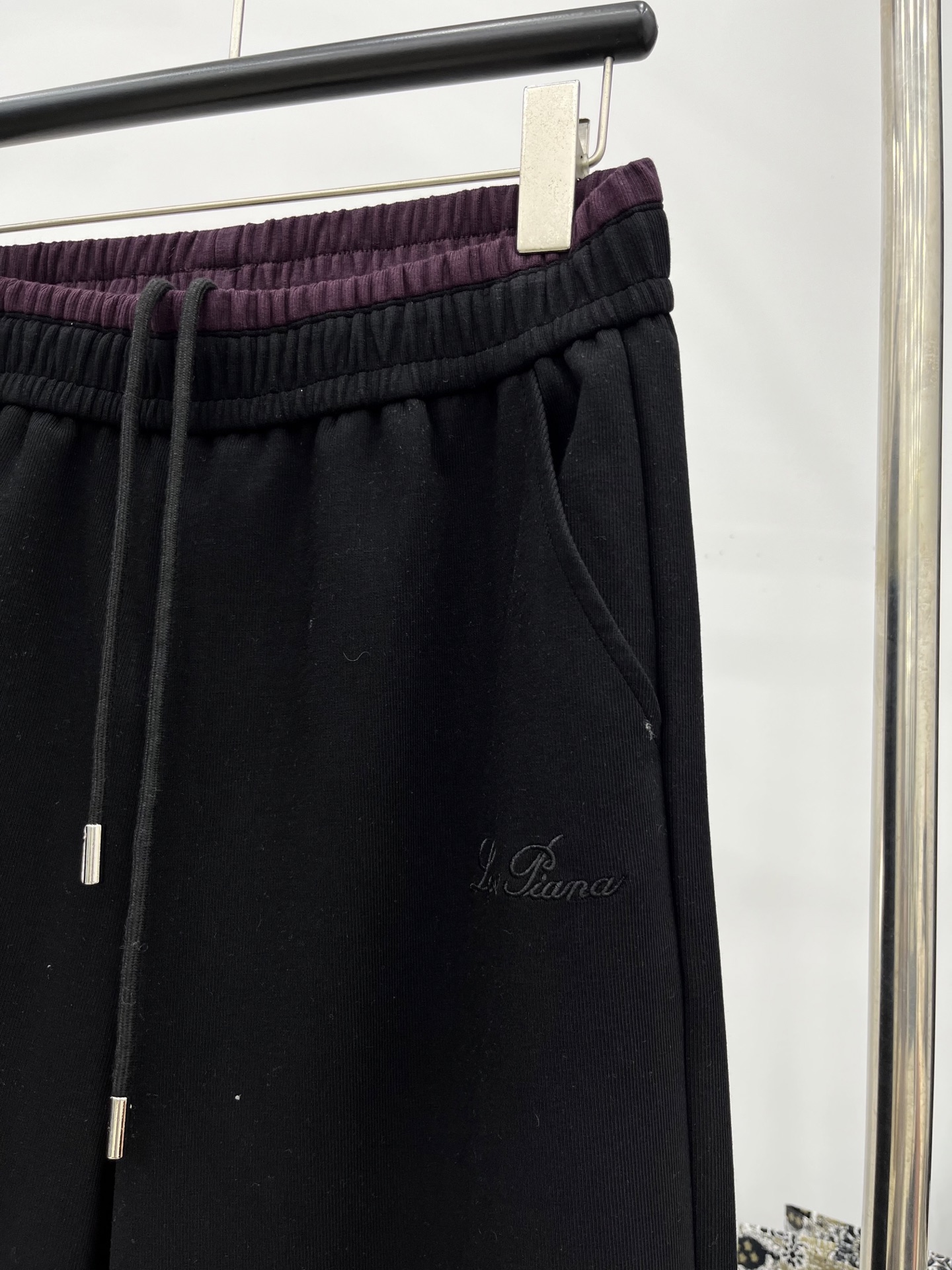 🛒𝐍𝐄𝐖 · 𝟐𝟎𝟐5/爆款现货原单品质 LP｜撞色拼接休闲套装修身双拉链上衣，搭配休闲松紧长裤，定制面