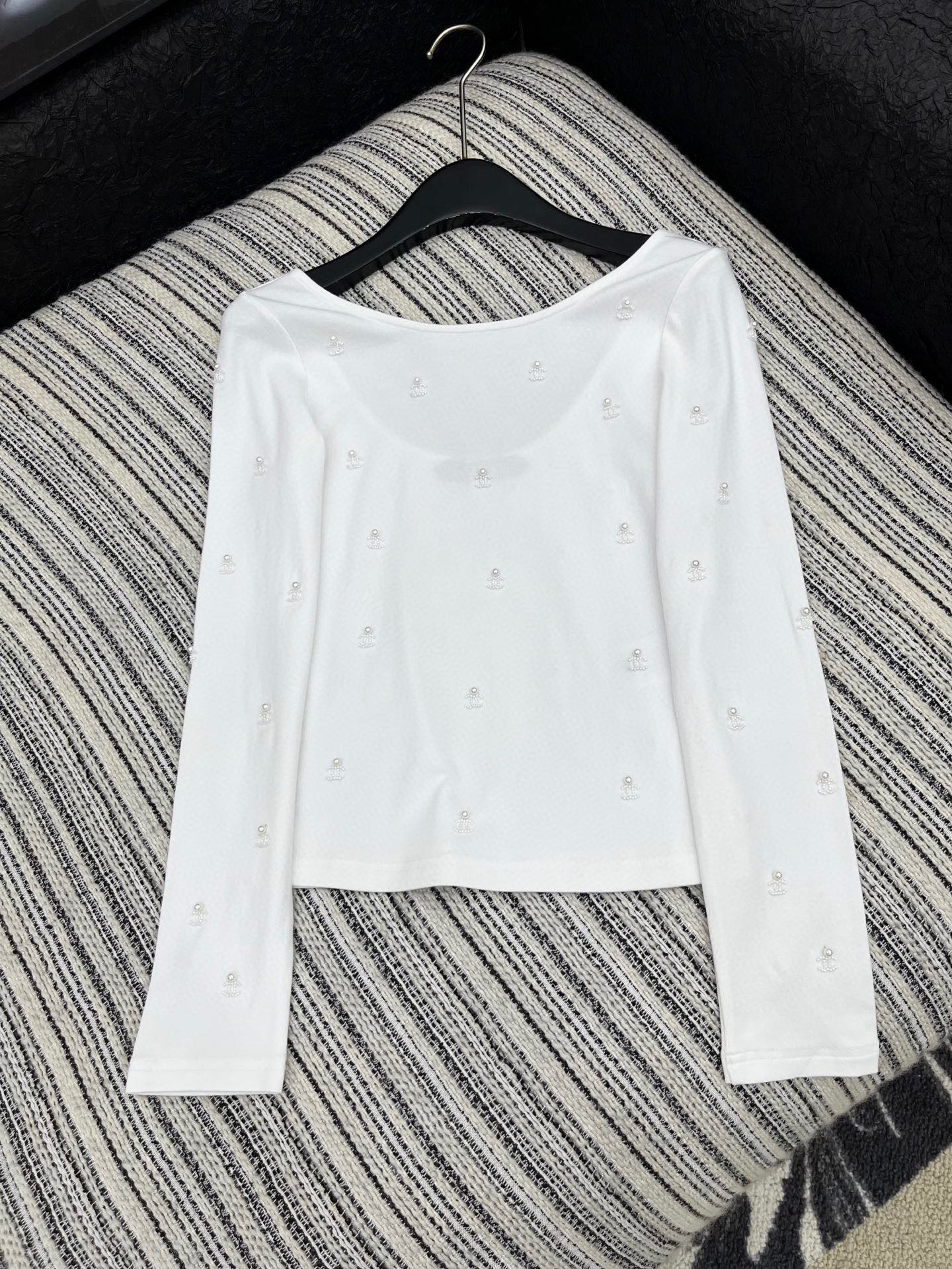 🛒𝐍𝐄𝐖 · 𝟐𝟎𝟐5/爆款现货原单品质 Chan*｜2025中古新款高弹力打底衫云感舒适系列！上身的触