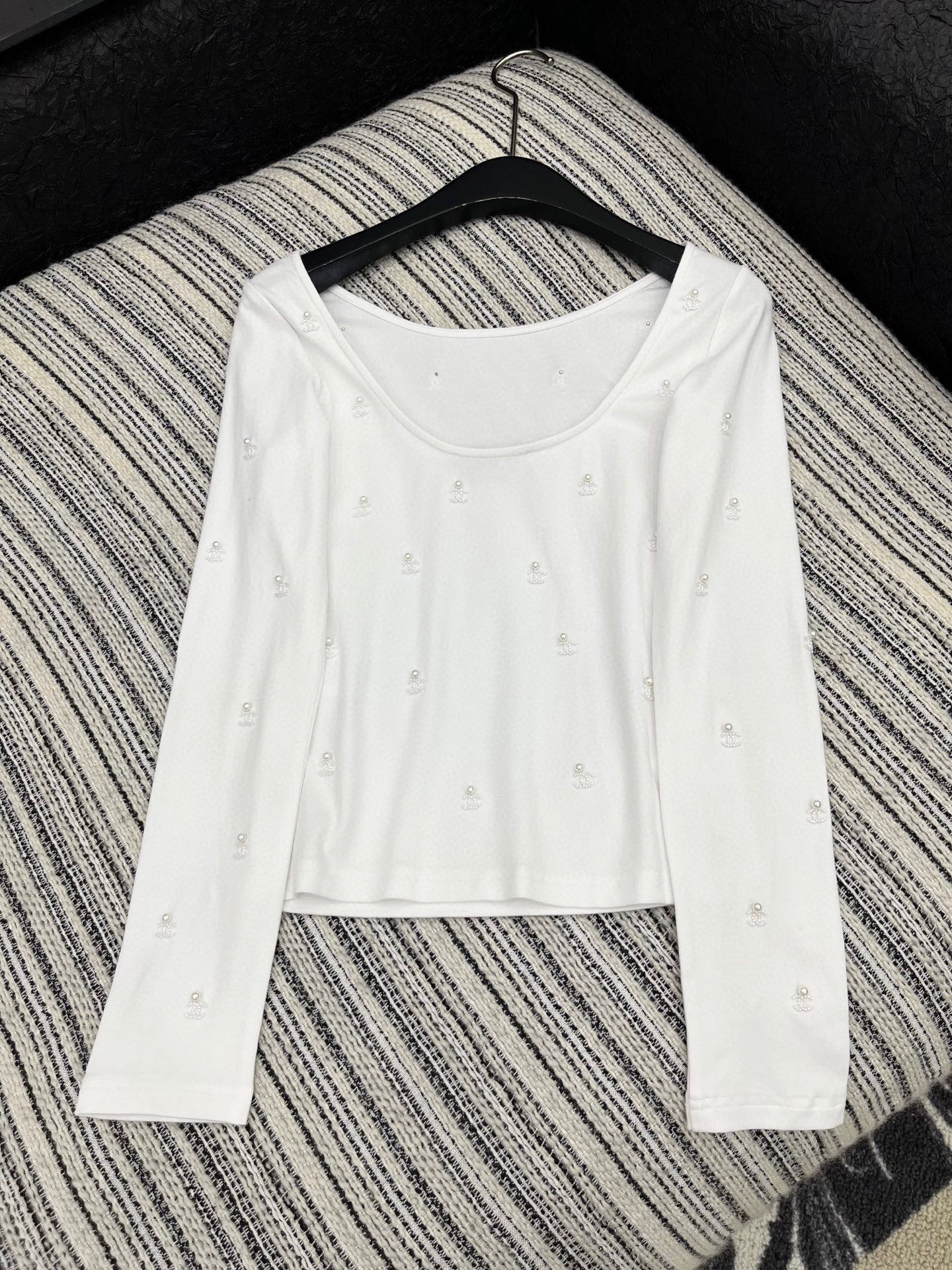 🛒𝐍𝐄𝐖 · 𝟐𝟎𝟐5/爆款现货原单品质 Chan*｜2025中古新款高弹力打底衫云感舒适系列！上身的触