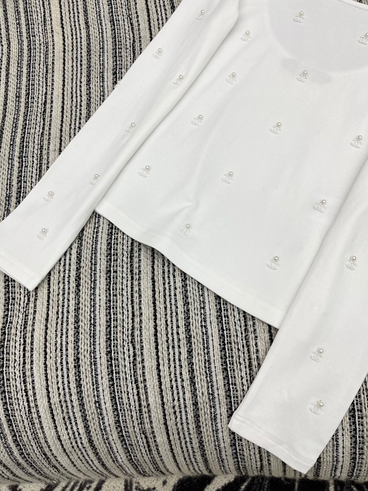 🛒𝐍𝐄𝐖 · 𝟐𝟎𝟐5/爆款现货原单品质 Chan*｜2025中古新款高弹力打底衫云感舒适系列！上身的触