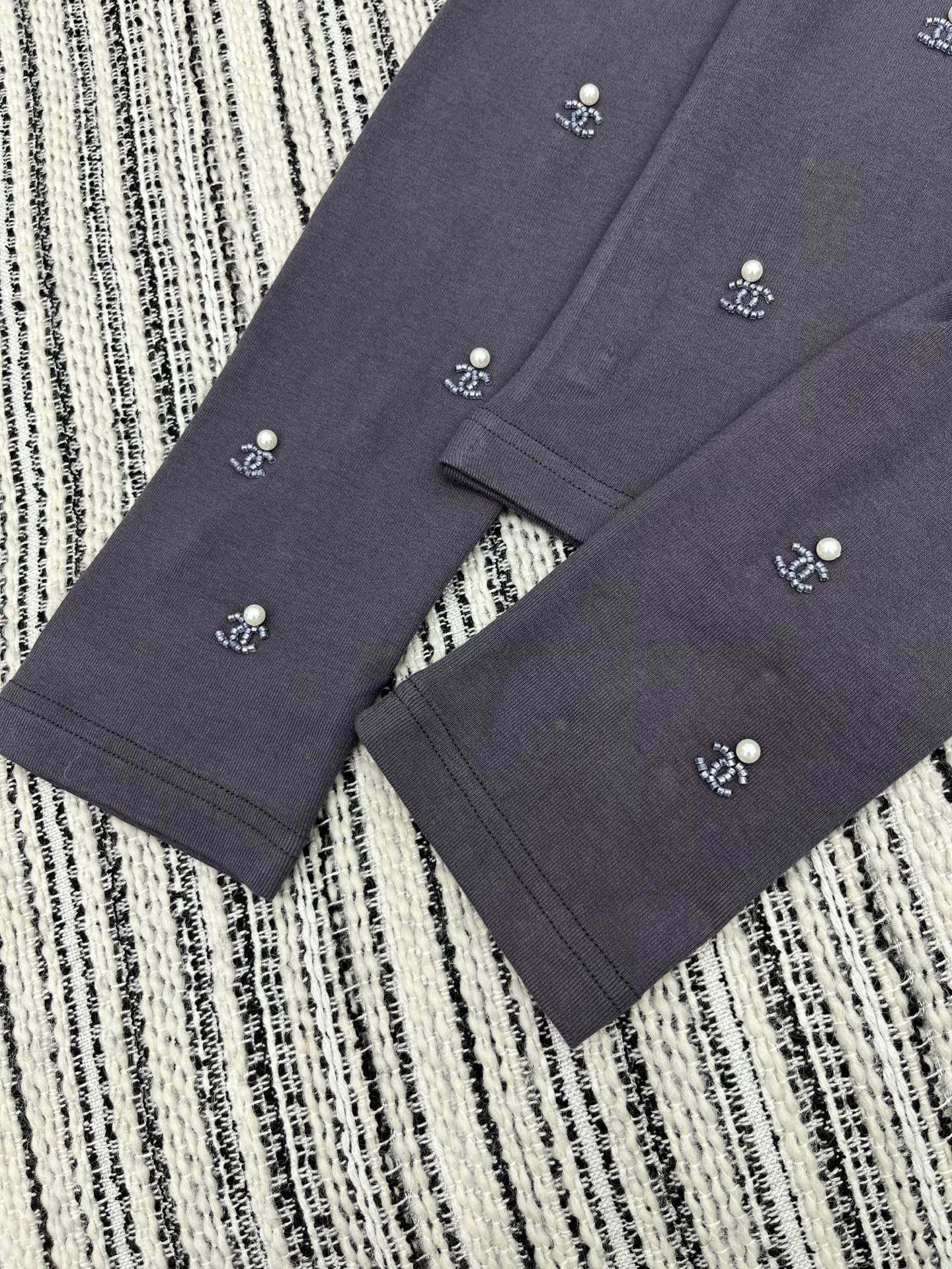 🛒𝐍𝐄𝐖 · 𝟐𝟎𝟐5/爆款现货原单品质 Chan*｜2025新款高弹力打底衫云感舒适系列！上身的触感谁