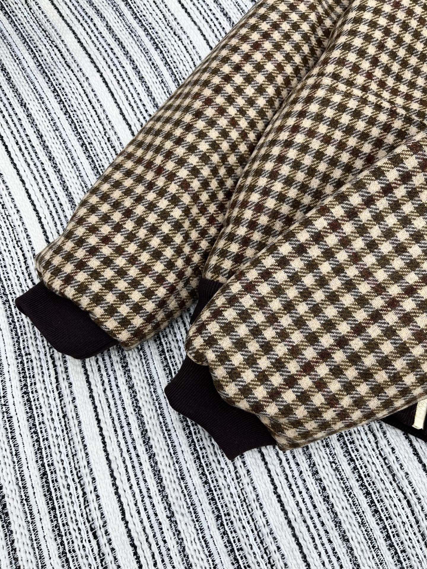 🛒𝐍𝐄𝐖 · 𝟐𝟎𝟐5/爆款现货【原版定制】Miu Mi*｜25秋冬新品 字母徽标泰迪绒内里翻领拉链夹克