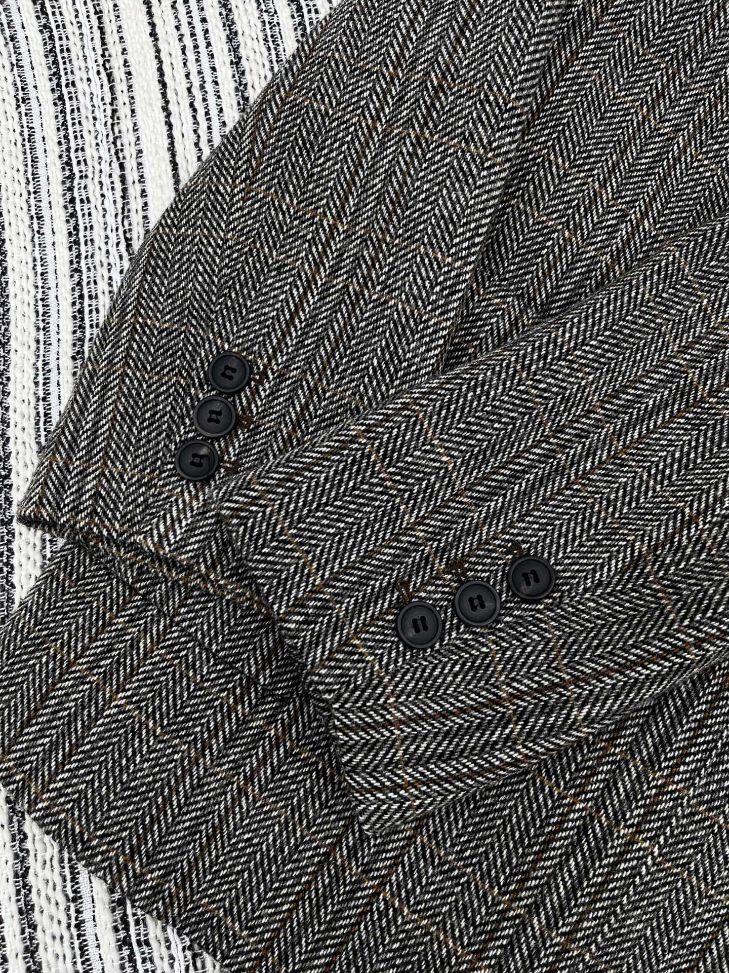 🛒𝐍𝐄𝐖 · 𝟐𝟎𝟐5/爆款现货原单品质 Miu Mi*｜25新款羊毛西装外套爆单系列款 气质女神必入常