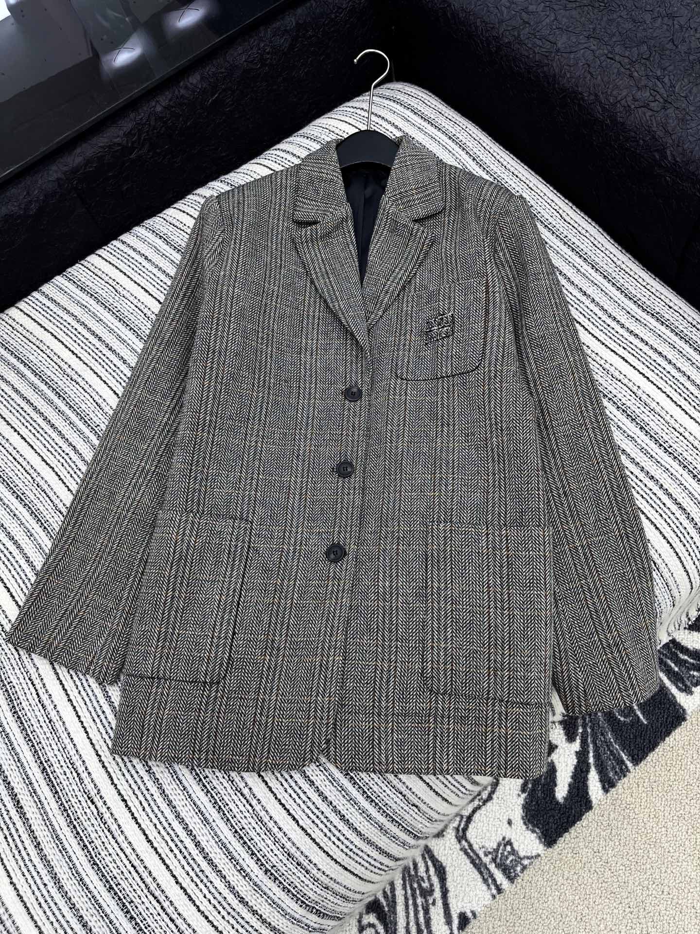 🛒𝐍𝐄𝐖 · 𝟐𝟎𝟐5/爆款现货原单品质 Miu Mi*｜25新款羊毛西装外套爆单系列款 气质女神必入常