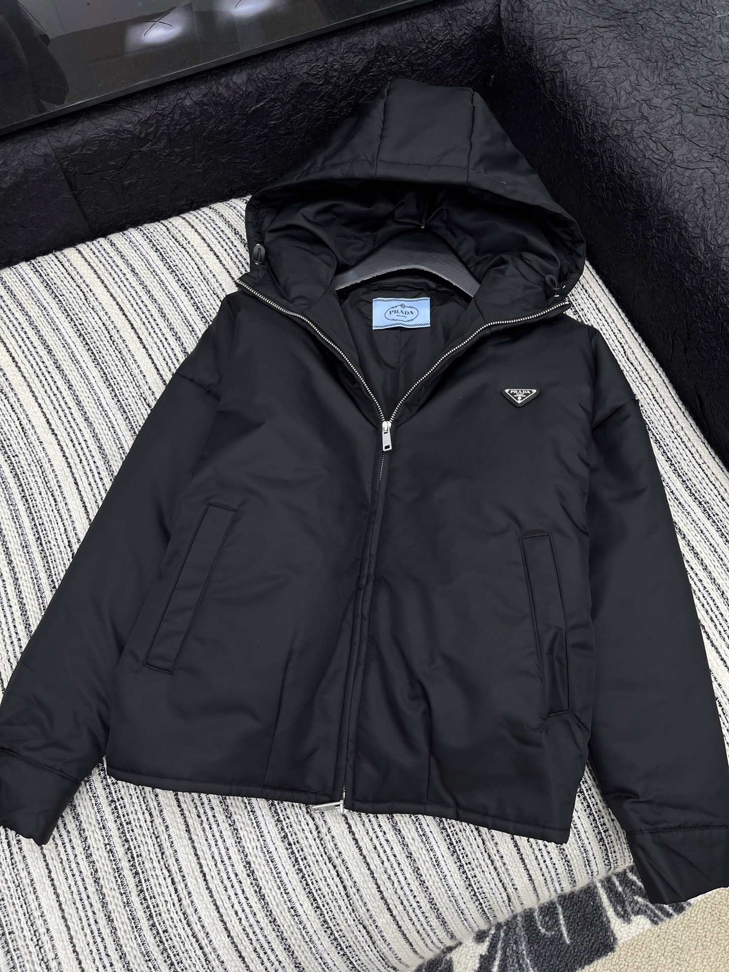 🛒𝐍𝐄𝐖 · 𝟐𝟎𝟐5/爆款现货原单品质 Prad*｜2025新品再生尼龙棉服夹克外套定制YB进口环保再