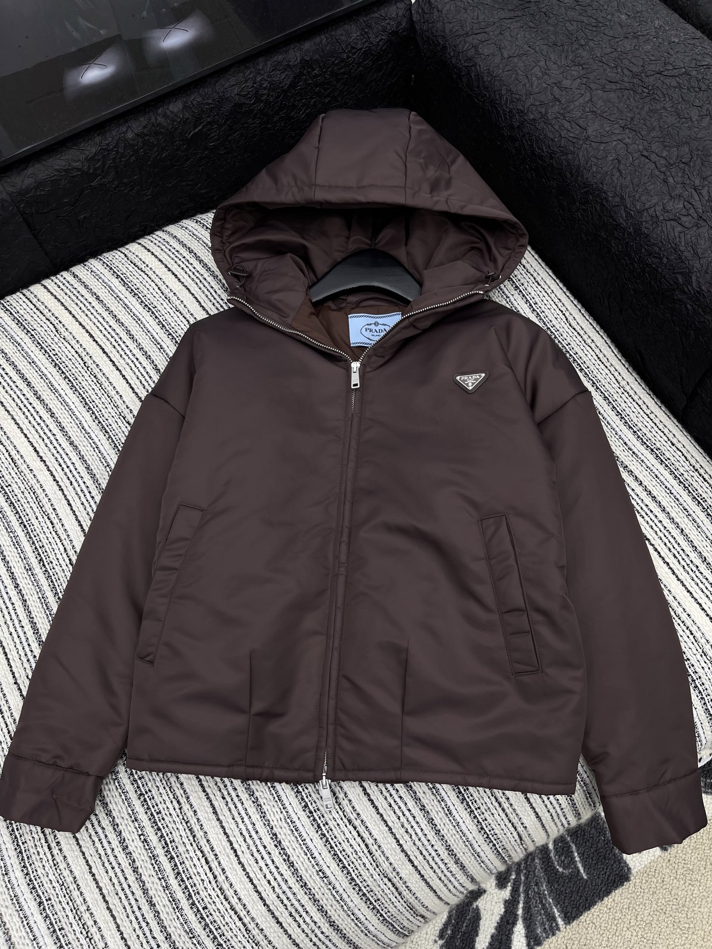 🛒𝐍𝐄𝐖 · 𝟐𝟎𝟐5/爆款现货原单品质 Prad*｜2025新品再生尼龙棉服夹克外套定制YB进口环保再