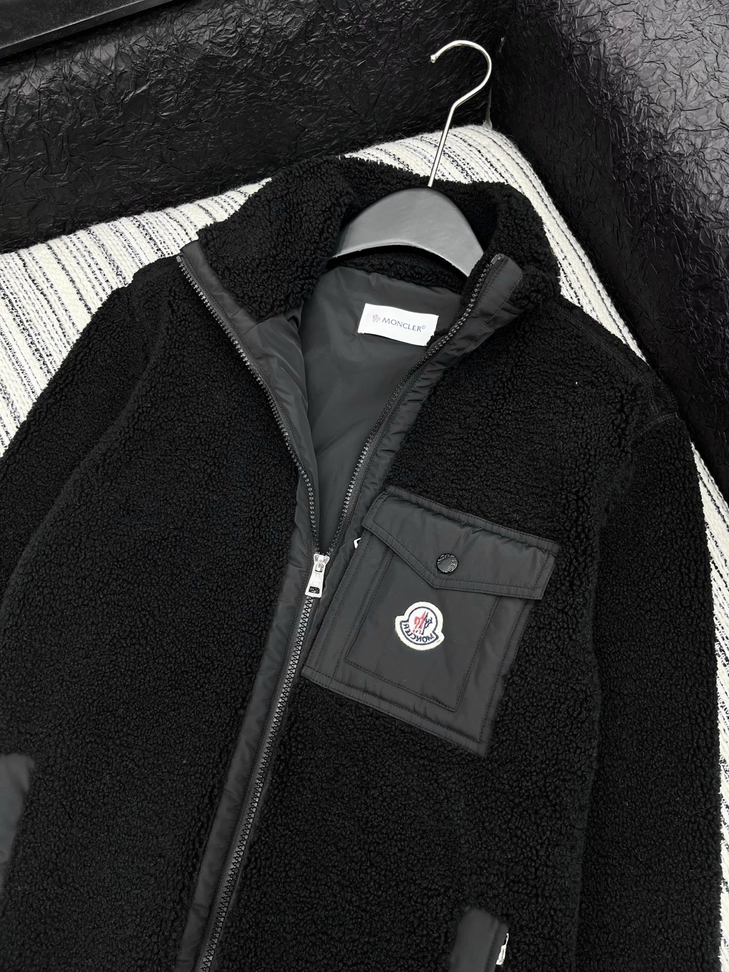 🛒𝐍𝐄𝐖 · 𝟐𝟎𝟐5/爆款现货【原版定制】Mon*|25秋冬泰迪绒拼接羽绒服外套极简主义设计高级又时髦
