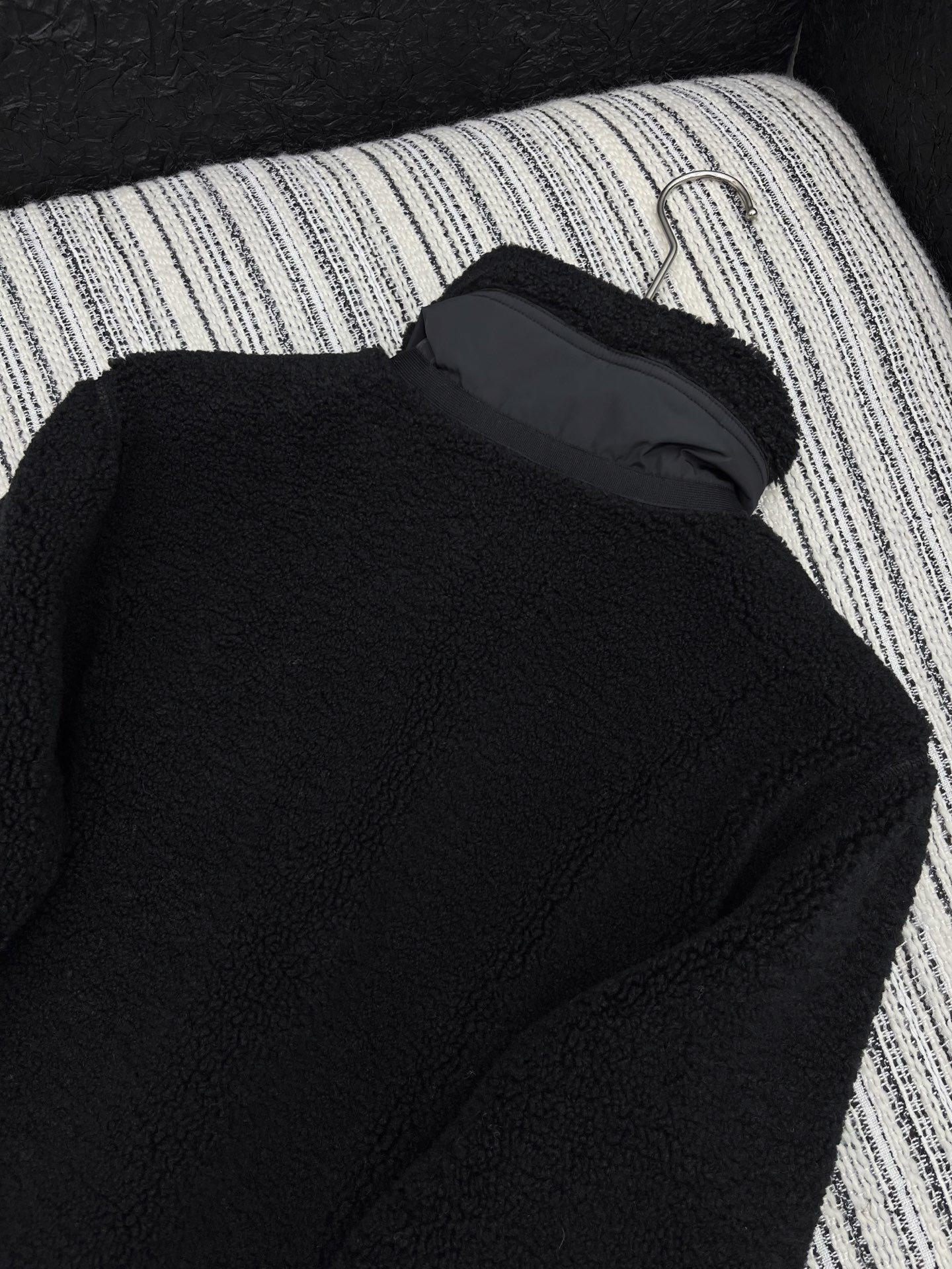 🛒𝐍𝐄𝐖 · 𝟐𝟎𝟐5/爆款现货【原版定制】Mon*|25秋冬泰迪绒拼接羽绒服外套极简主义设计高级又时髦