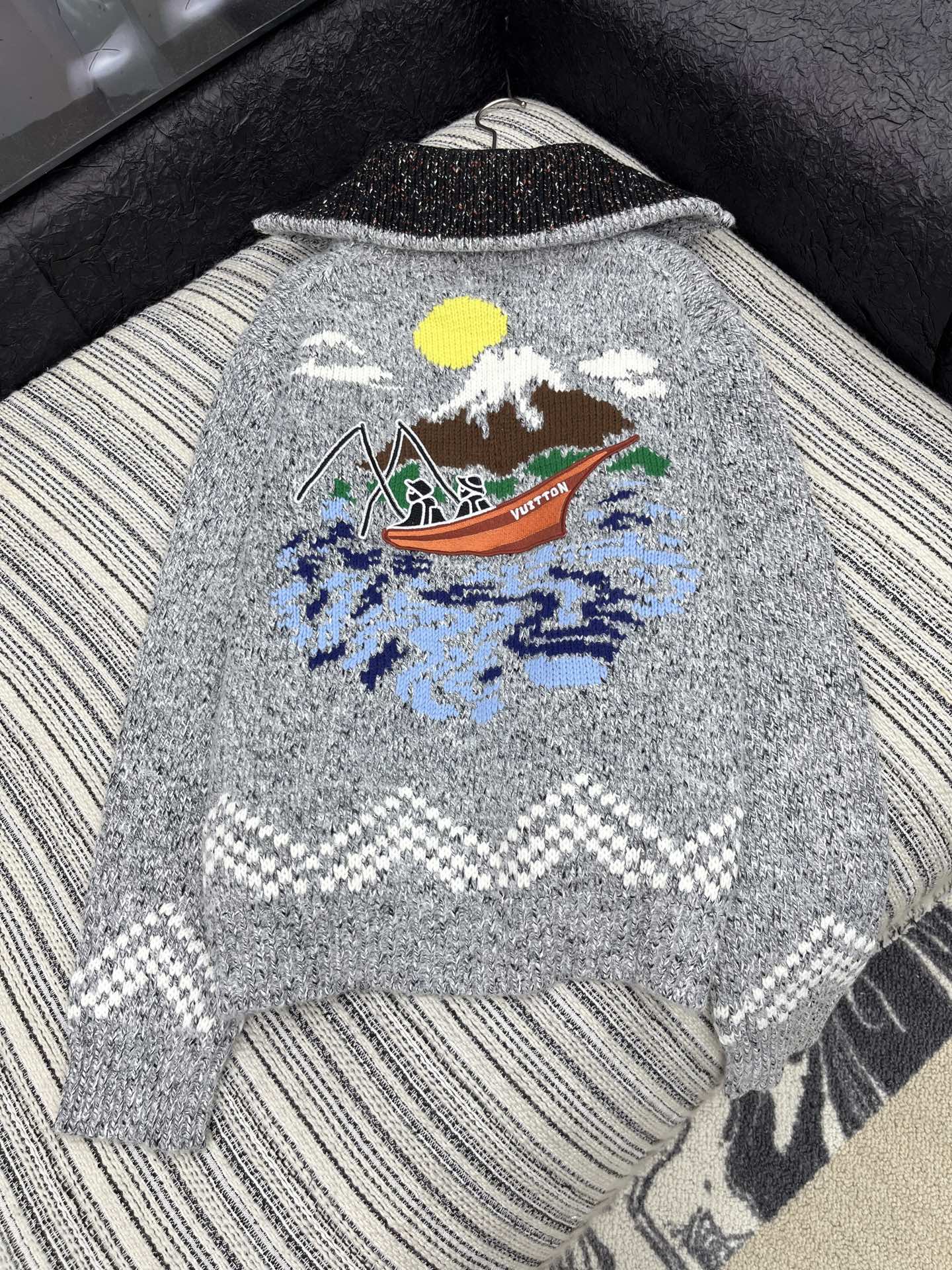 🛒𝐍𝐄𝐖 · 𝟐𝟎𝟐5/爆款现货【原版定制】Lv｜25秋冬新款慵懒撞色翻领外套，谁穿谁好看!精致设计，简