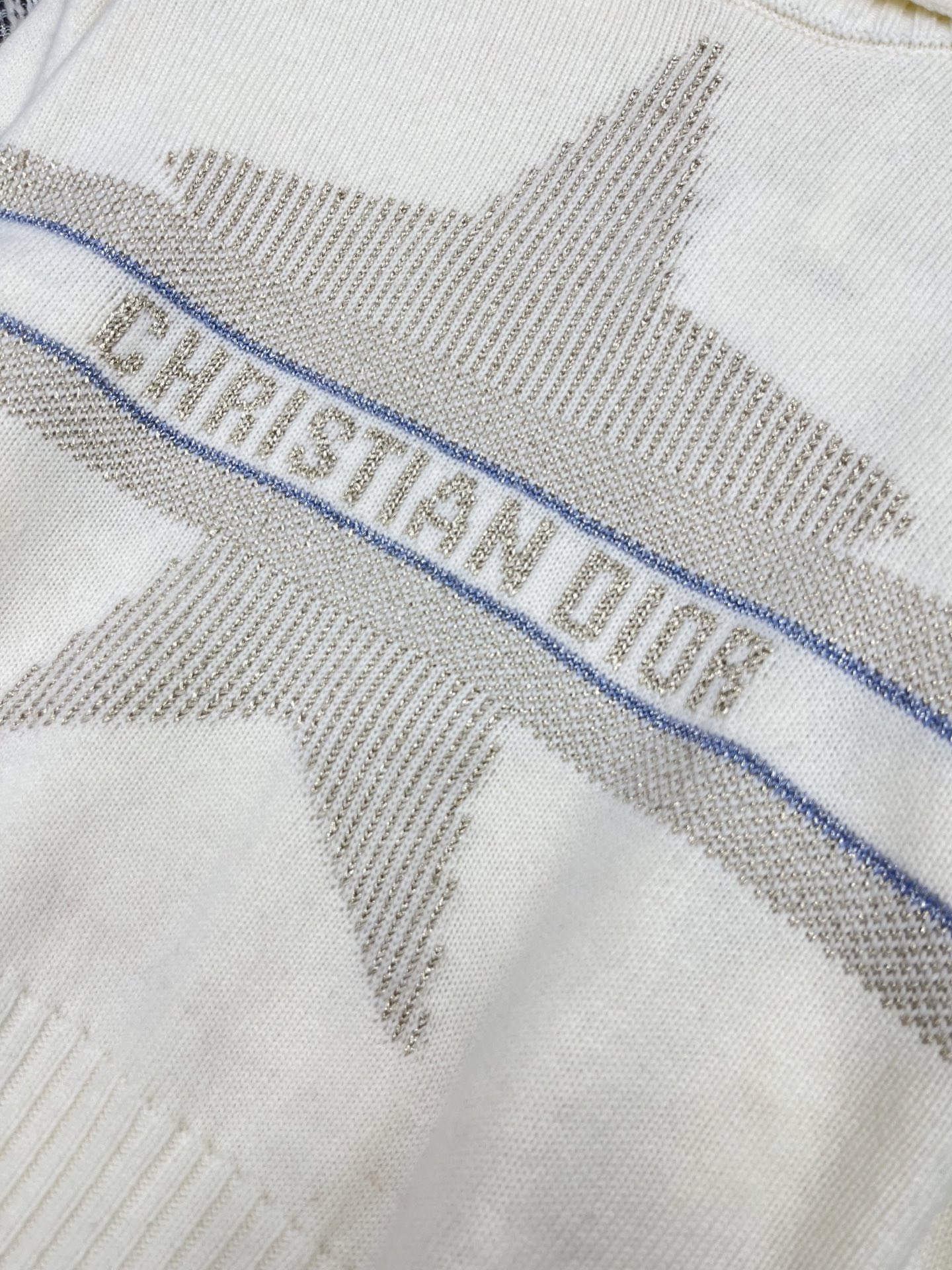 🛒𝐍𝐄𝐖 · 𝟐𝟎𝟐5/爆款现货原单品质 Dio*｜25新品刺绣针织衫精致常规版型上身巨显瘦！定制重工工