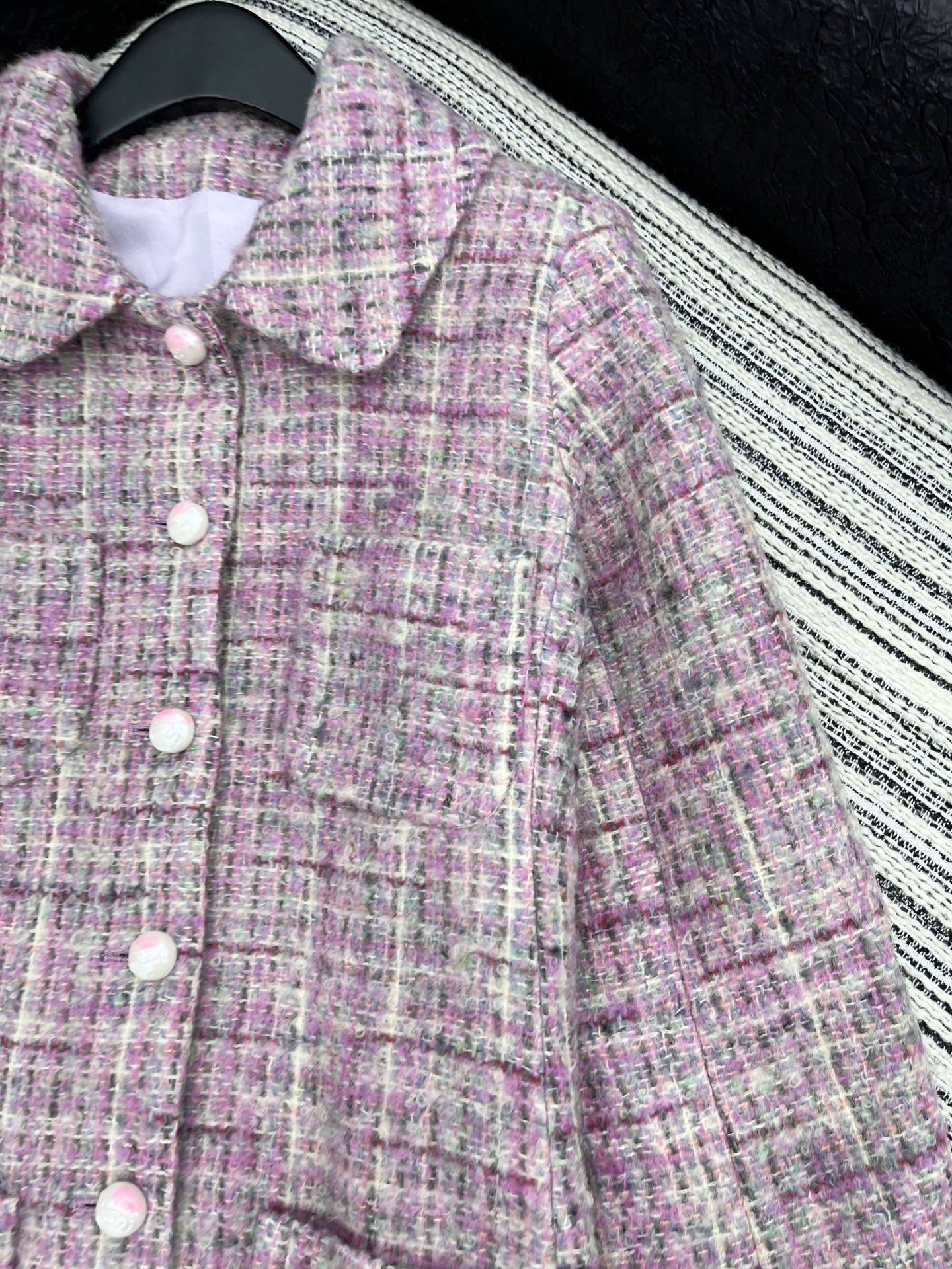 🛒𝐍𝐄𝐖 · 𝟐𝟎𝟐5/爆款现货【原版定制】Chan*｜2025新品编织粗花呢翻领格纹长款外套定制YB进