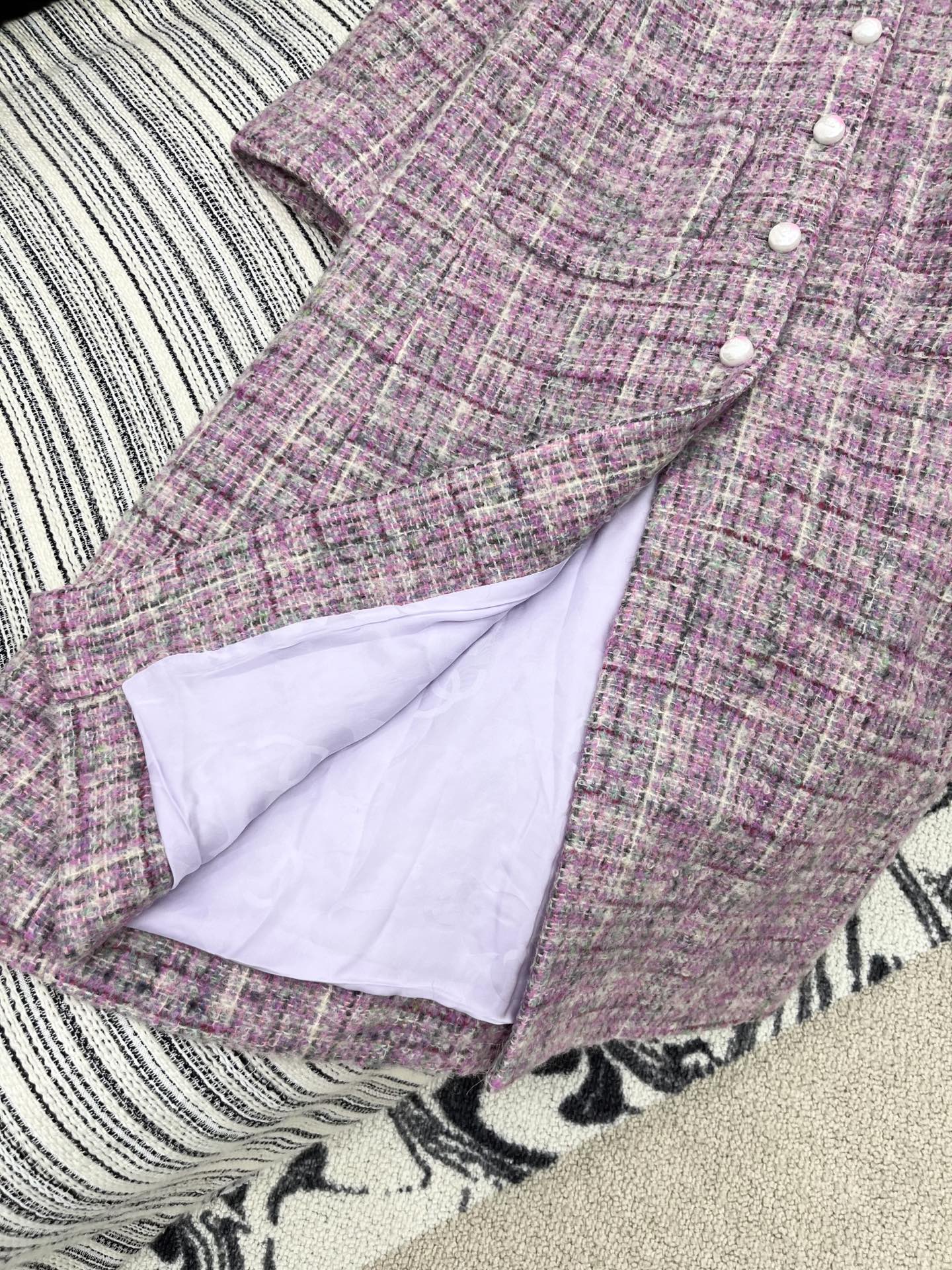 🛒𝐍𝐄𝐖 · 𝟐𝟎𝟐5/爆款现货【原版定制】Chan*｜2025新品编织粗花呢翻领格纹长款外套定制YB进