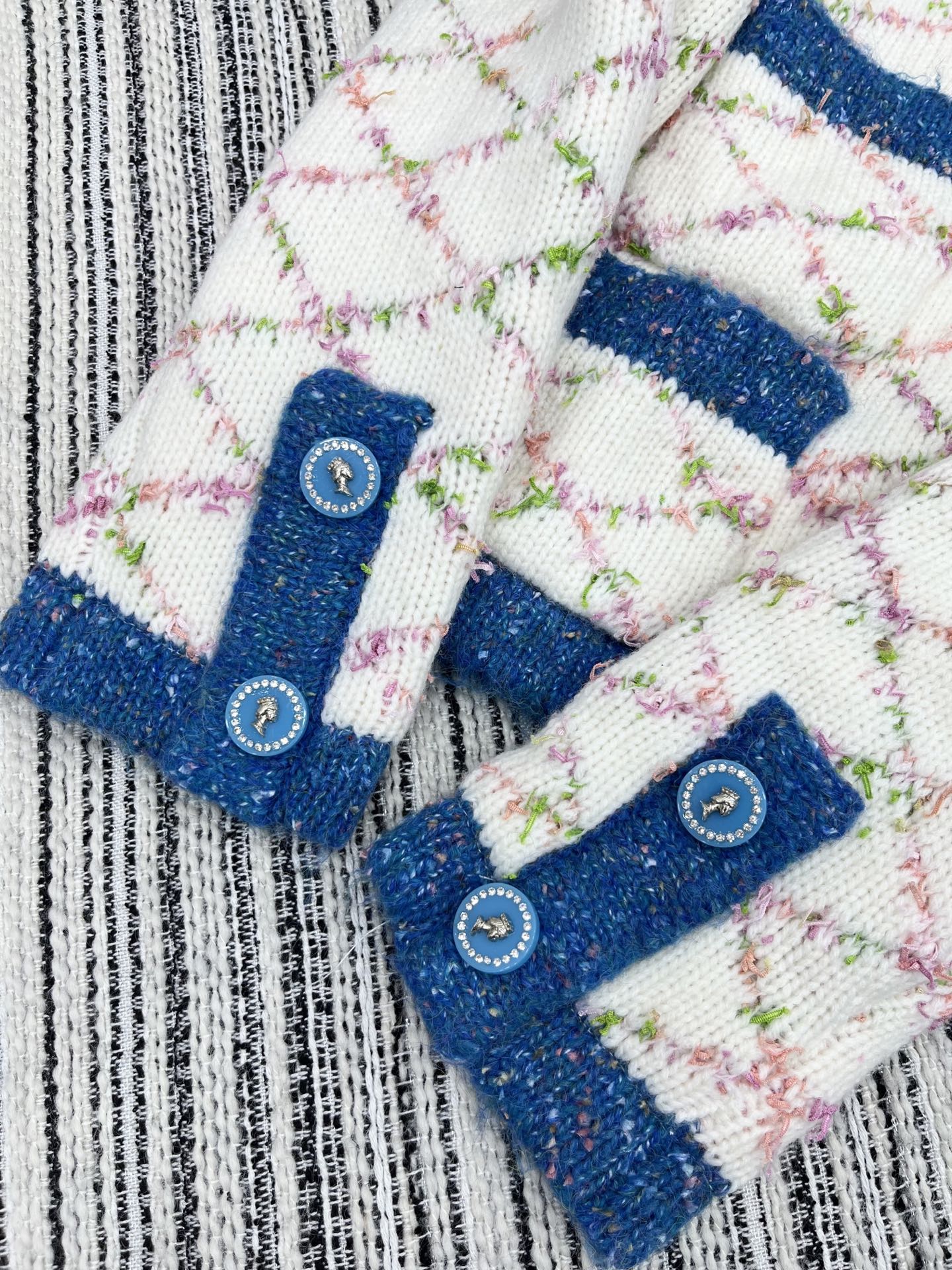 🛒𝐍𝐄𝐖 · 𝟐𝟎𝟐5/爆款现货原单品质 Chan*｜25中古系列重工撞色圆领外套【复合内衬】独家订制小